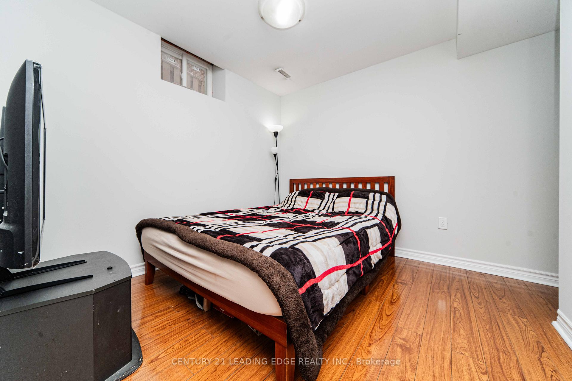 Photo 5 of 81 Rushmore Court, Markham, Rouge River Estates — HOMEH