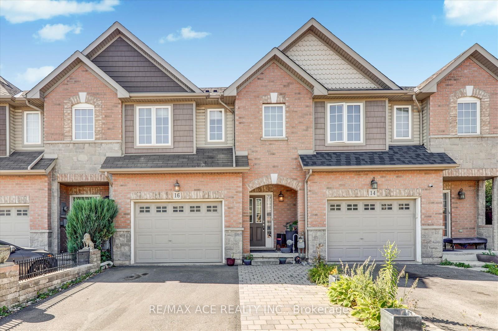 Photo 1 of 16 Palacebeach Trail, Hamilton, Stoney Creek — HOMEH