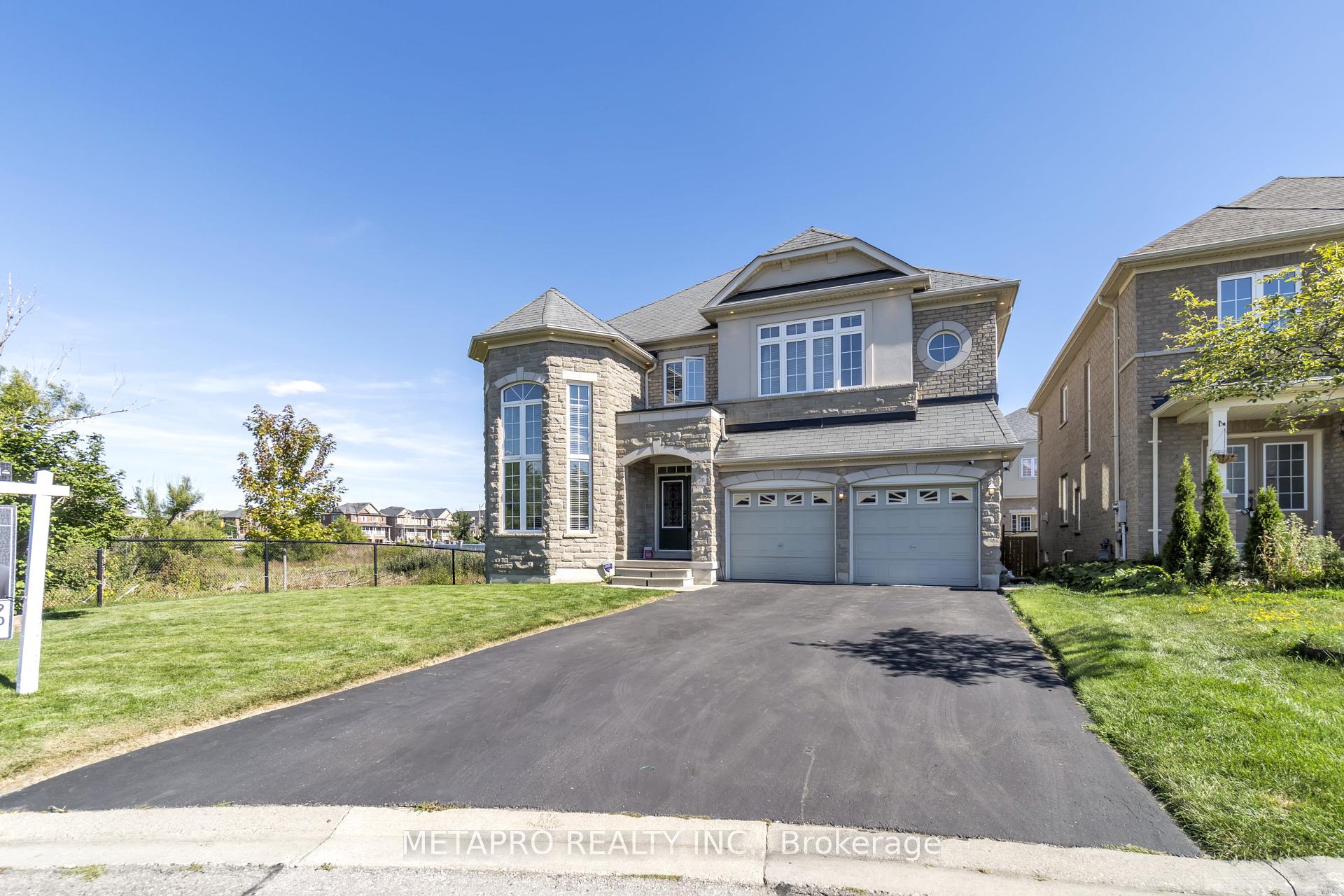 Photo 3 of 20 Templeton Court, Brampton, Bram East — HOMEH