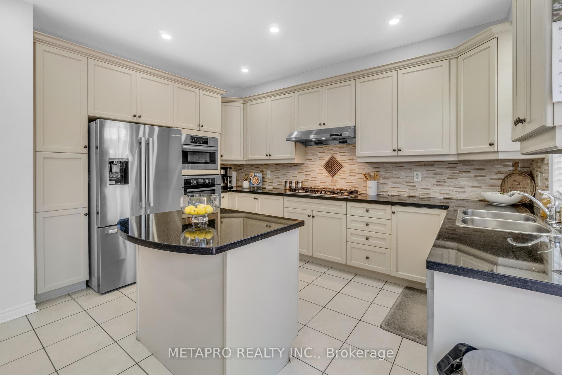 Photo 32 of 20 Templeton Court, Brampton, Bram East — HOMEH