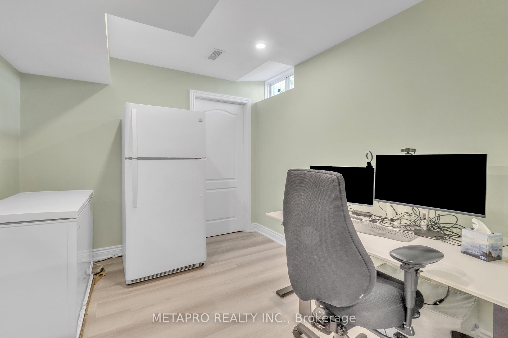 Photo 55 of 20 Templeton Court, Brampton, Bram East — HOMEH