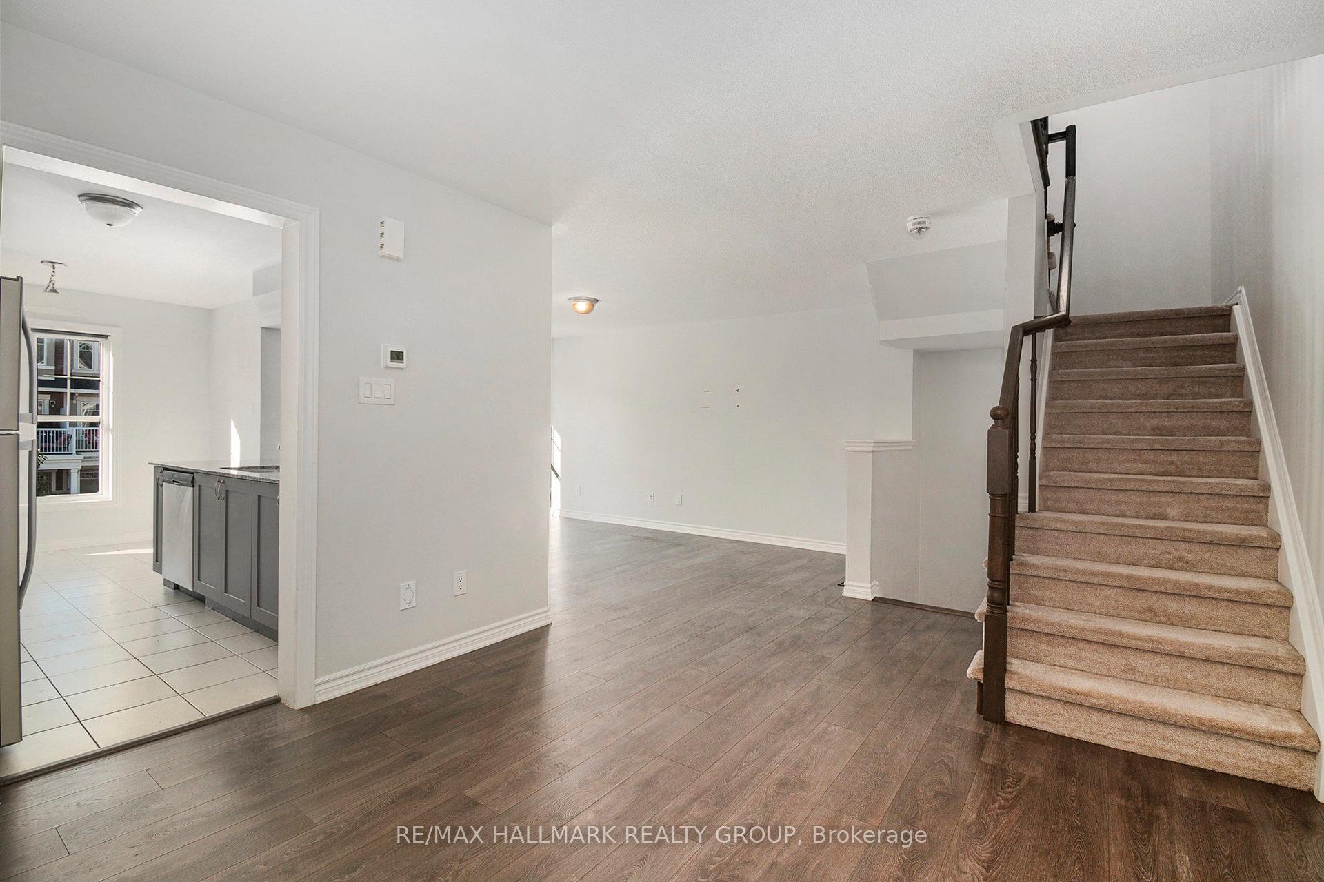 Photo 4 of 106 Helenium Lane, Ottawa, Avalon West — HOMEH