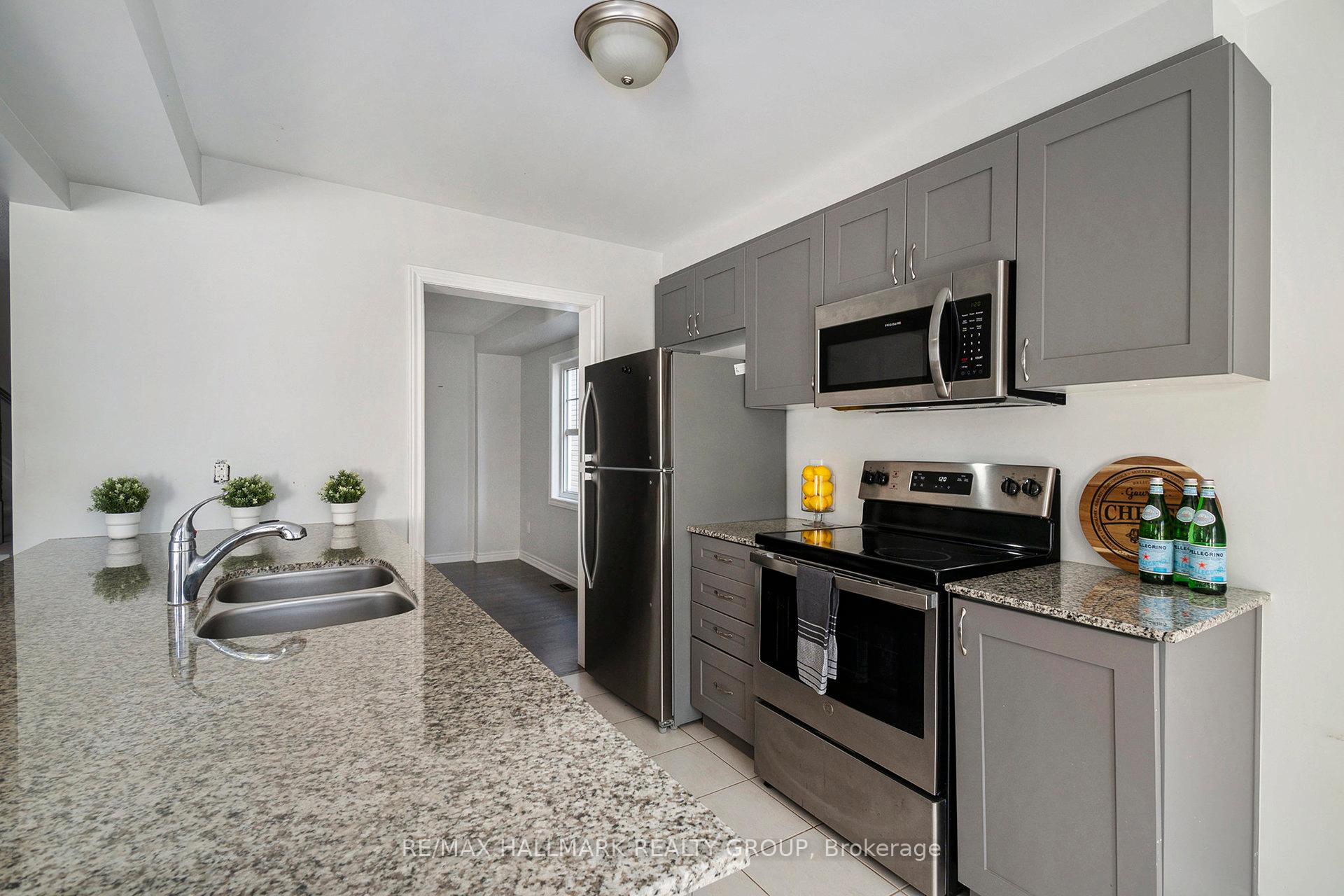 Photo 7 of 106 Helenium Lane, Ottawa, Avalon West — HOMEH
