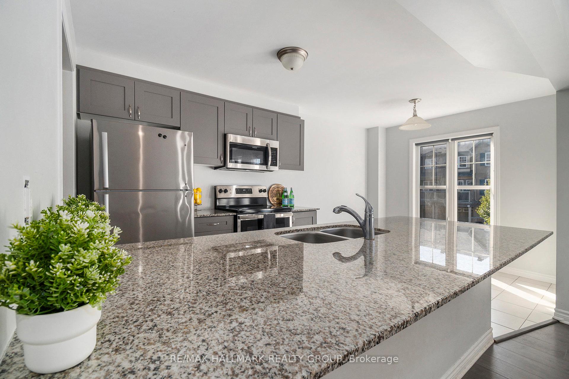 Photo 10 of 106 Helenium Lane, Ottawa, Avalon West — HOMEH