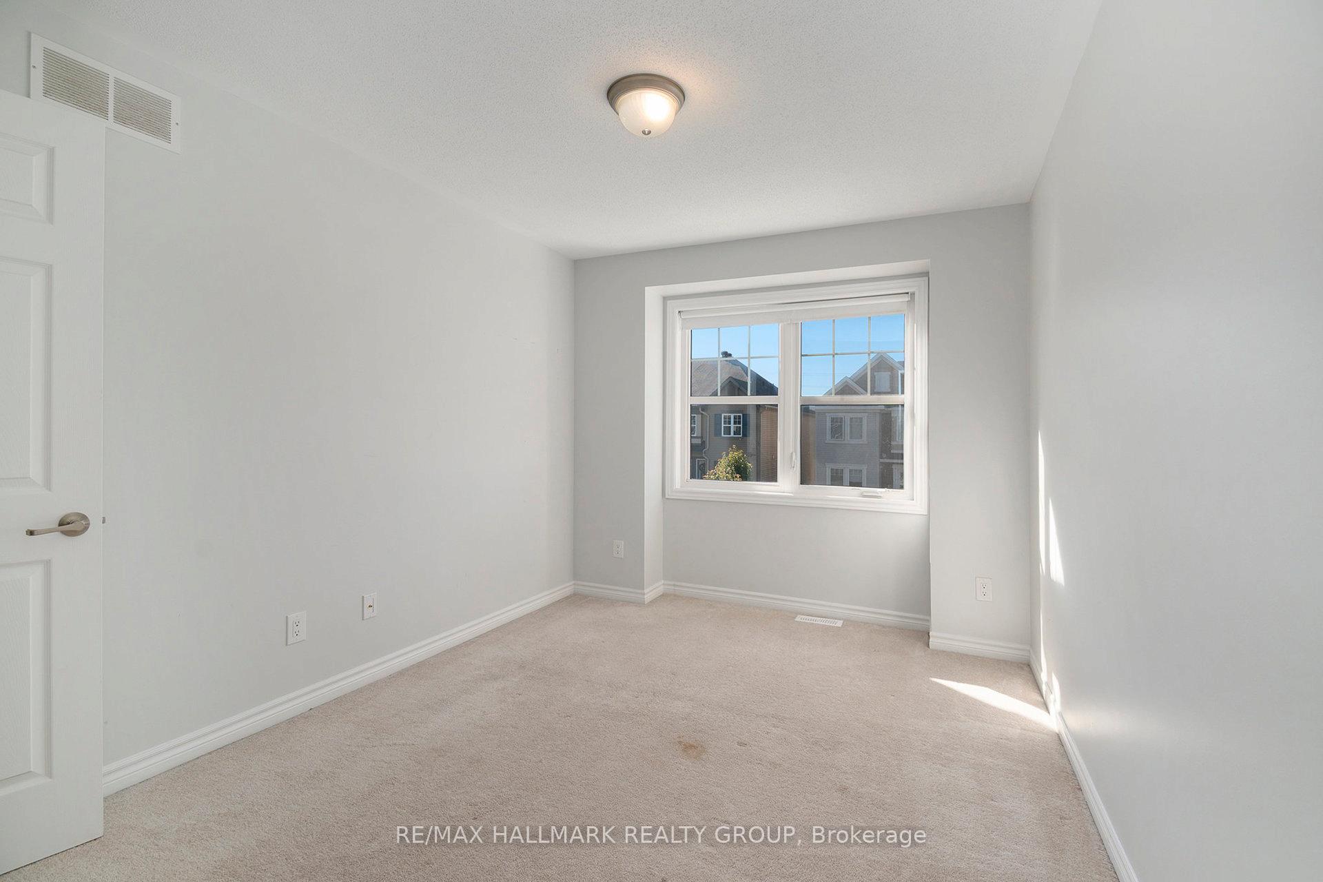 Photo 18 of 106 Helenium Lane, Ottawa, Avalon West — HOMEH