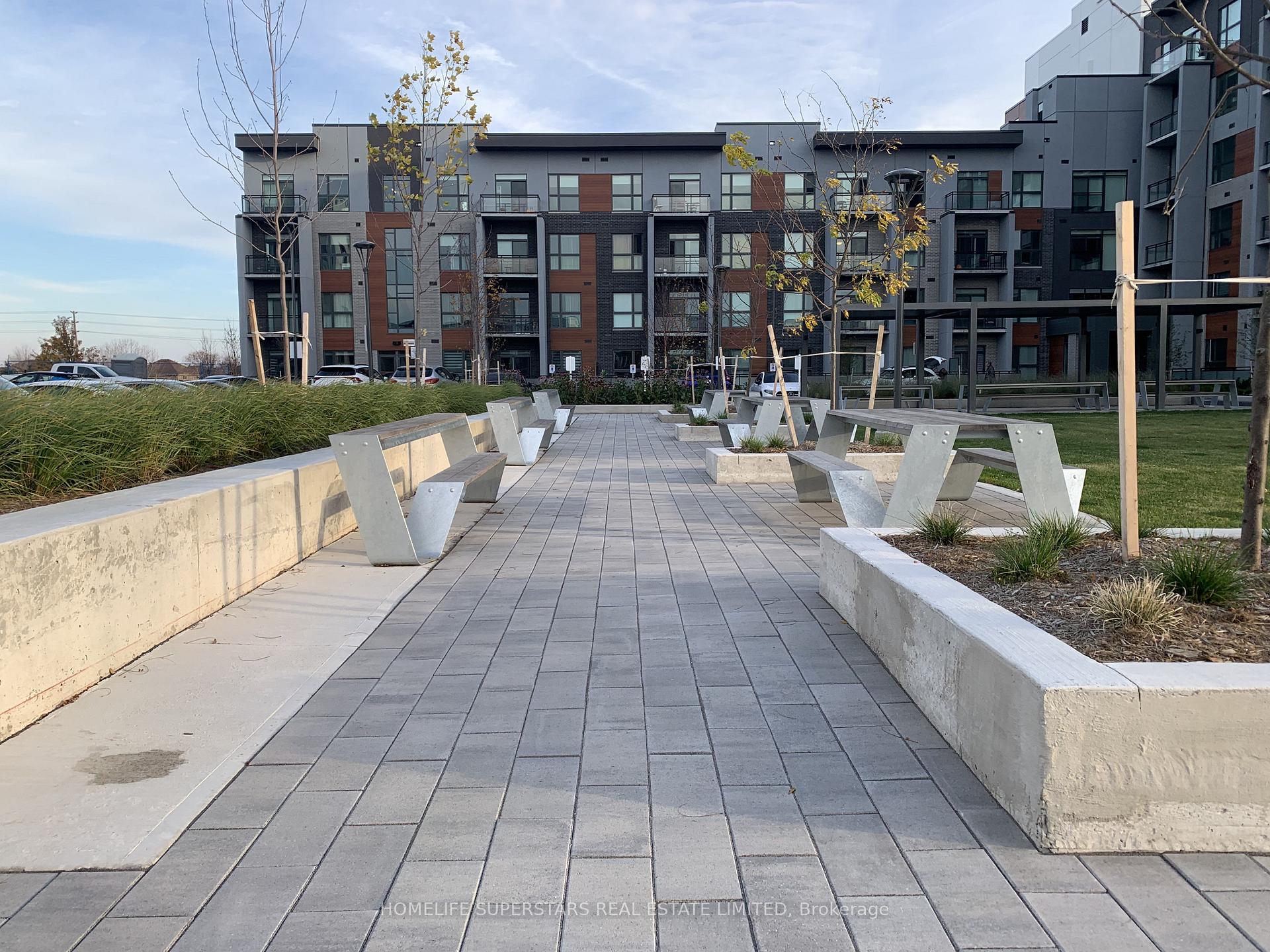 Front of Unit 204, 95 Dundas Street W