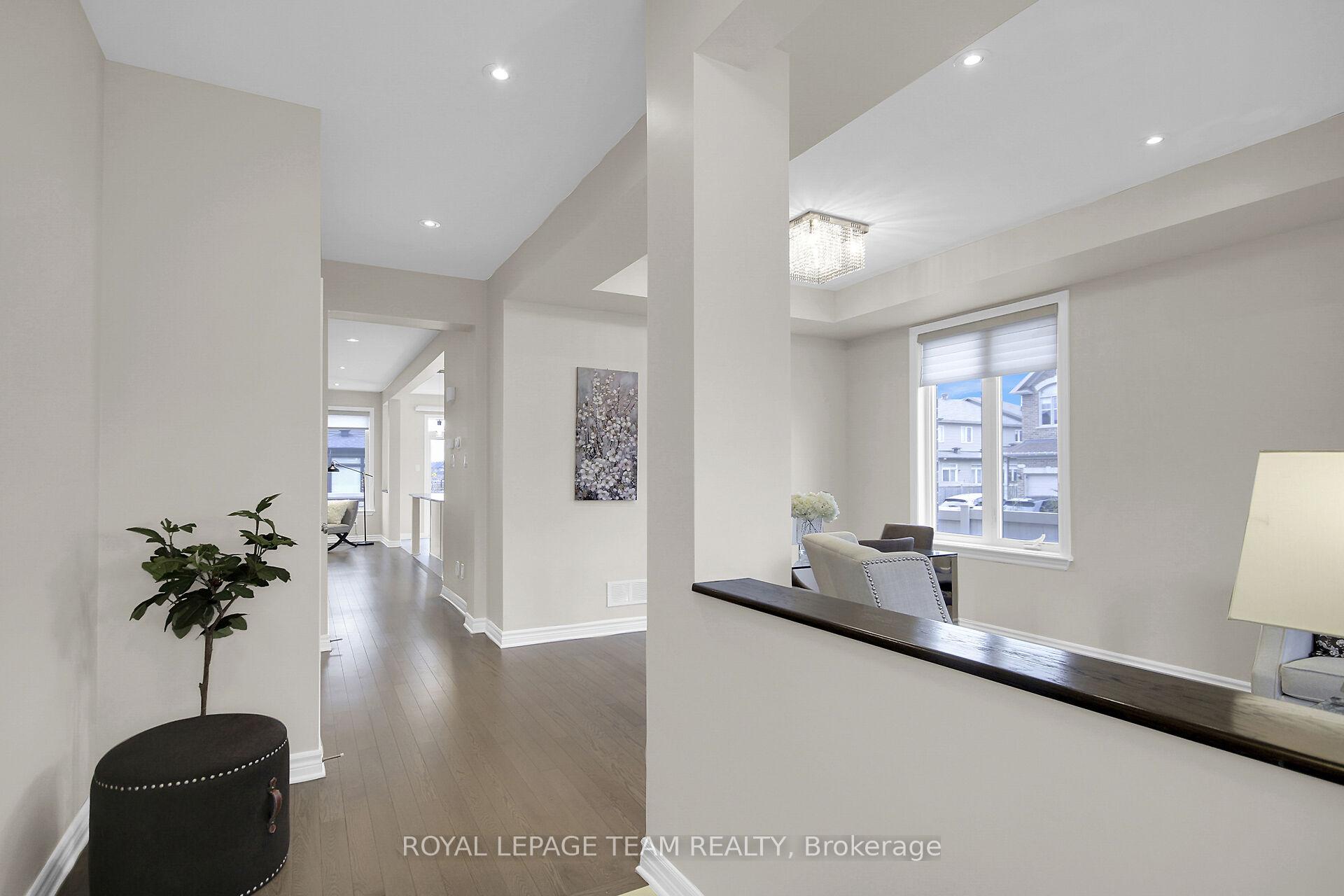 Photo 4 of 300 Rosina Way, Ottawa, Riverside South/Gloucester Glen — HOMEH