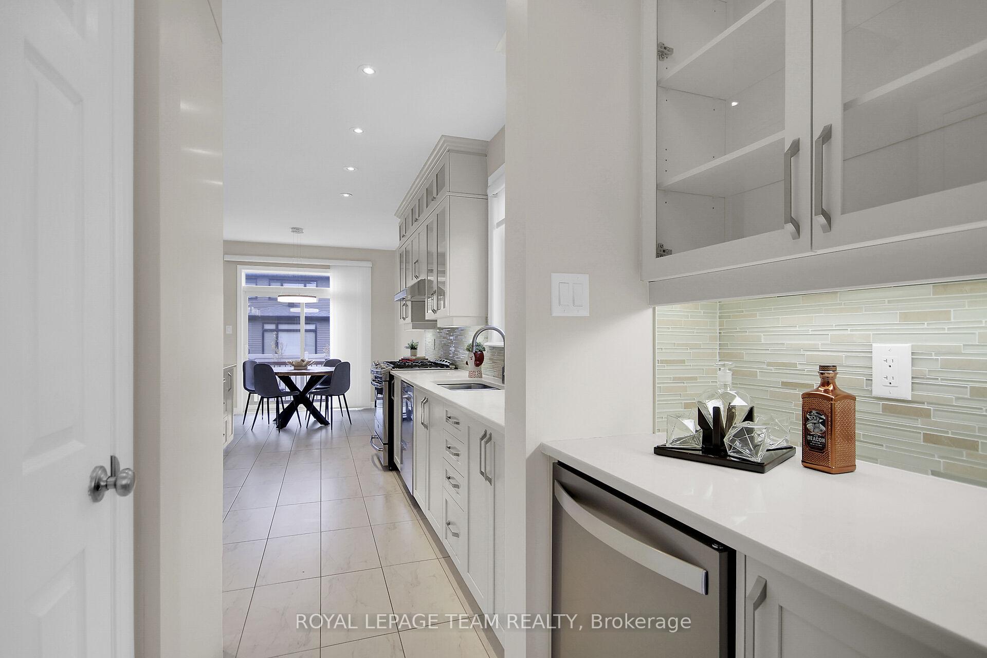 Photo 9 of 300 Rosina Way, Ottawa, Riverside South/Gloucester Glen — HOMEH