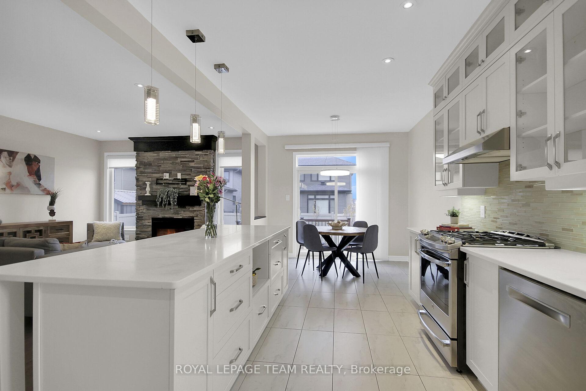 Photo 10 of 300 Rosina Way, Ottawa, Riverside South/Gloucester Glen — HOMEH