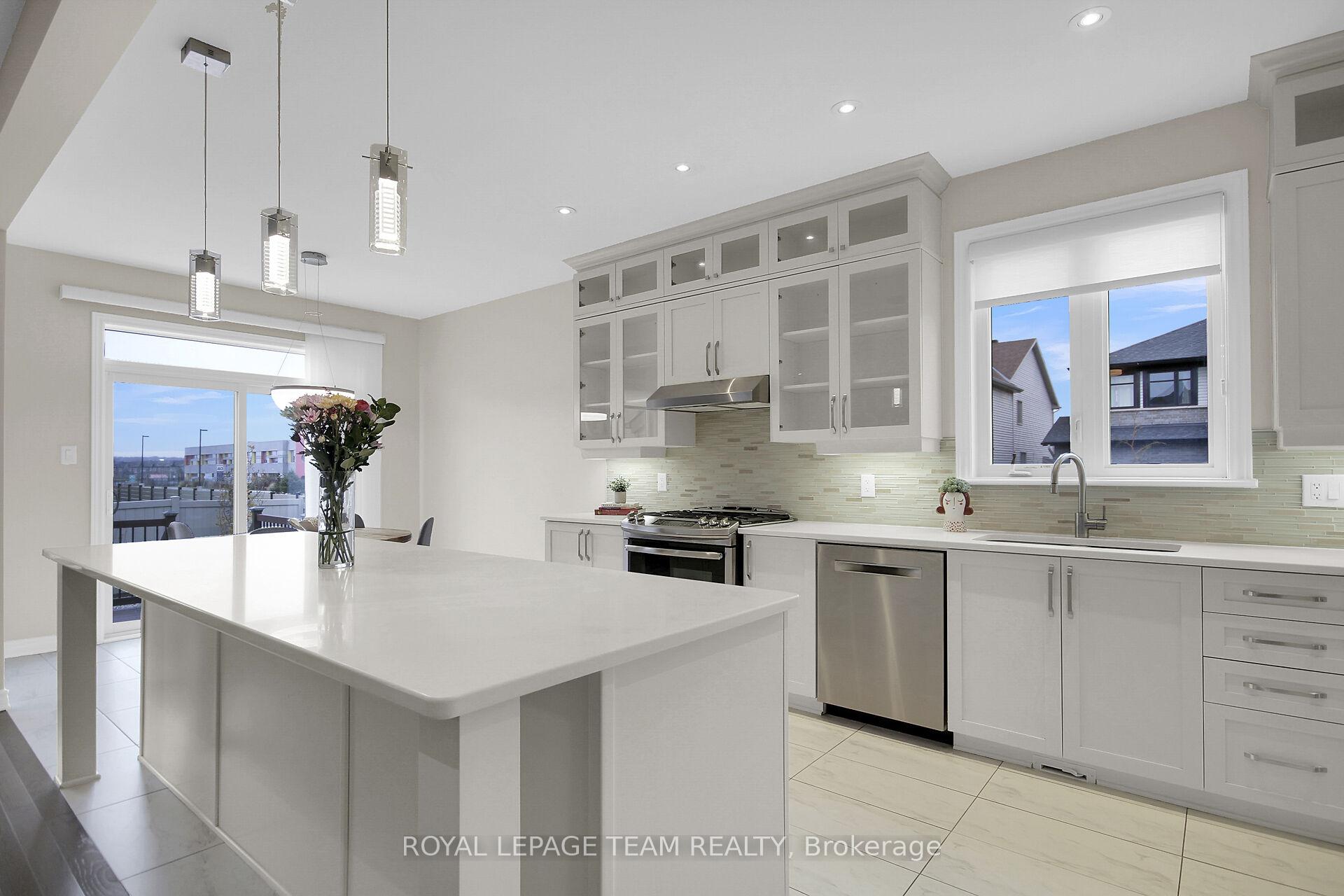 Photo 13 of 300 Rosina Way, Ottawa, Riverside South/Gloucester Glen — HOMEH