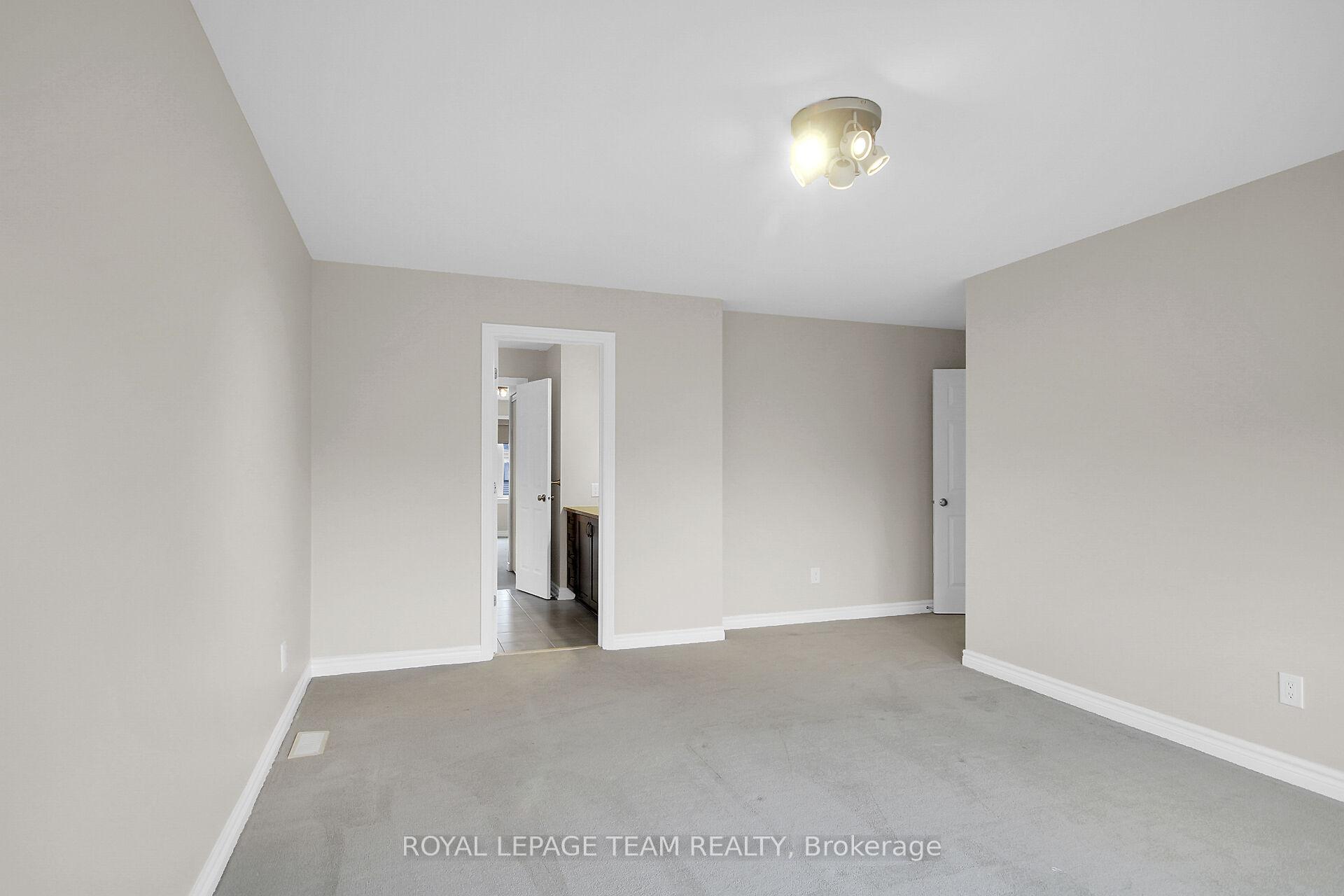 Photo 30 of 300 Rosina Way, Ottawa, Riverside South/Gloucester Glen — HOMEH