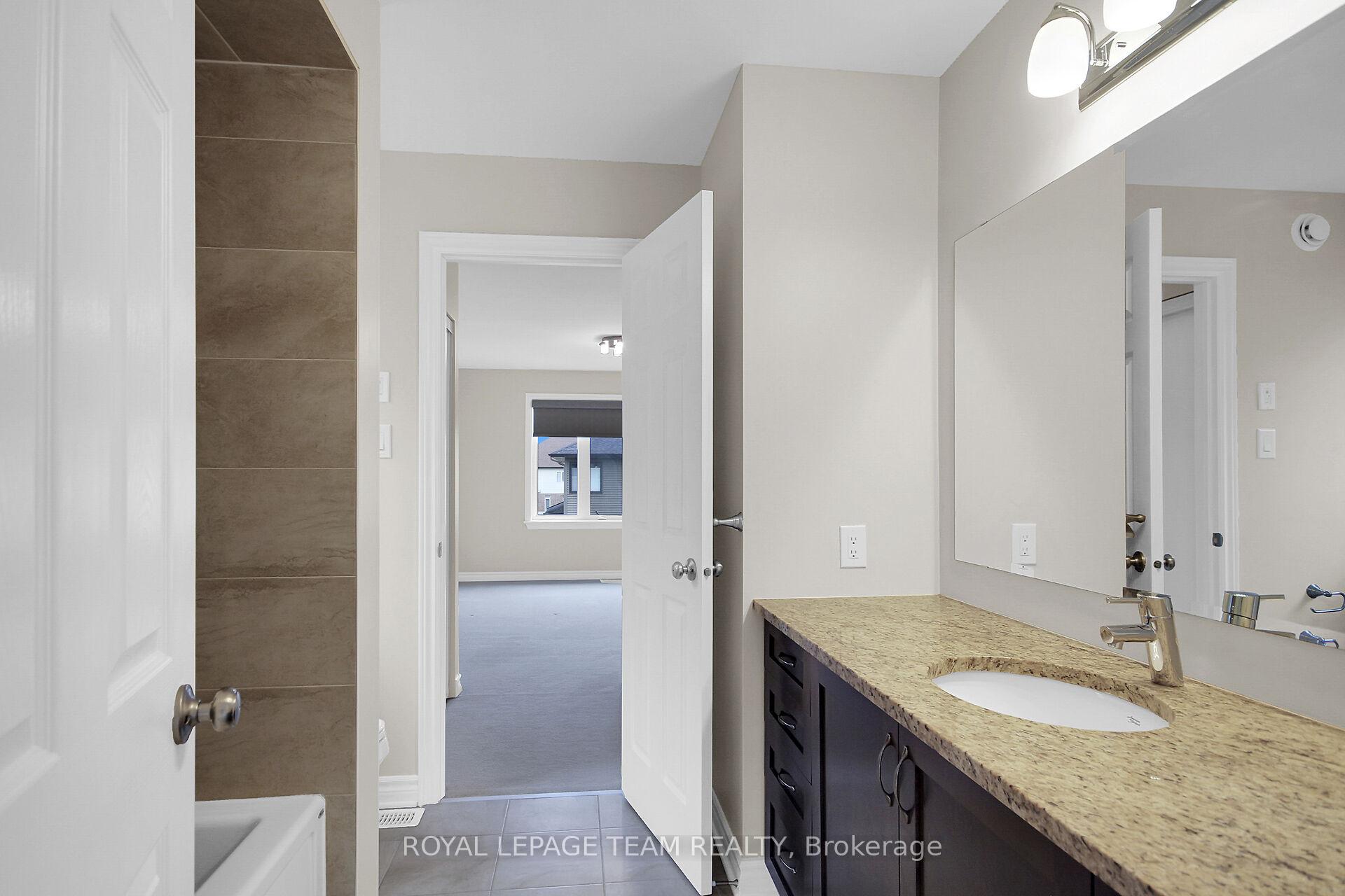 Photo 31 of 300 Rosina Way, Ottawa, Riverside South/Gloucester Glen — HOMEH