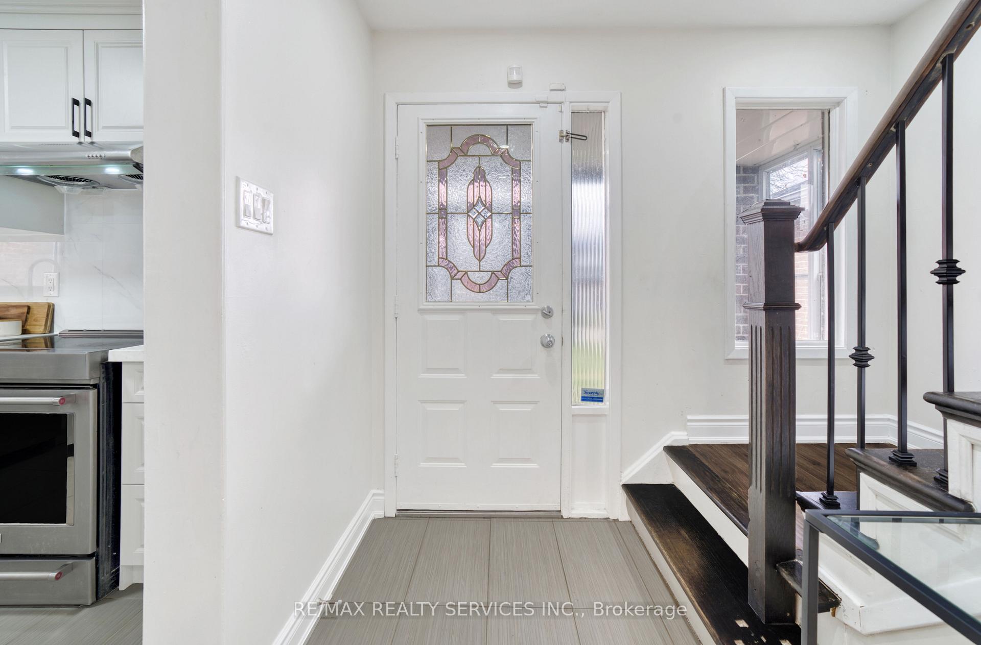 Photo 18 of 8 Luminous Court, Brampton, Heart Lake West — HOMEH