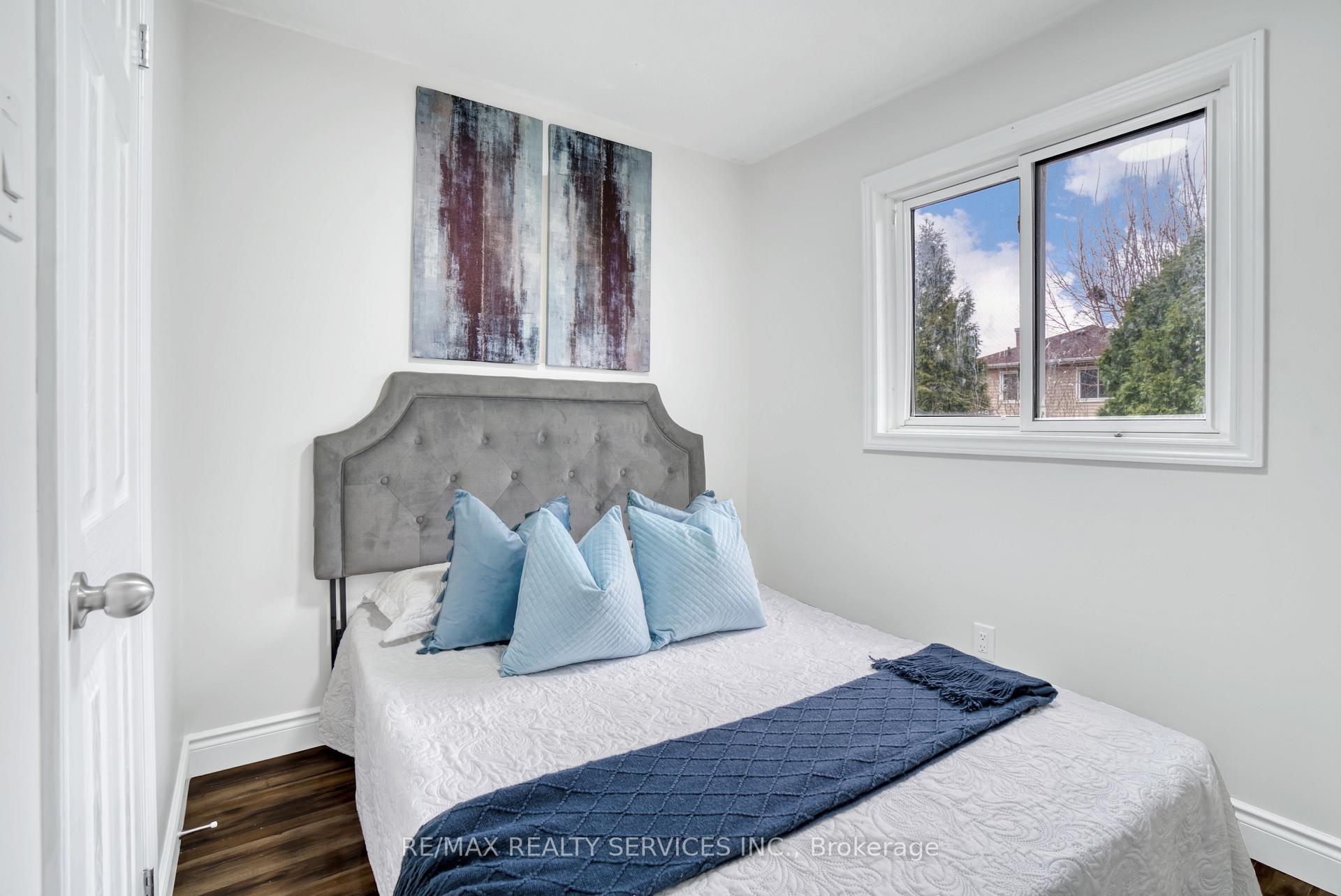 Photo 20 of 8 Luminous Court, Brampton, Heart Lake West — HOMEH