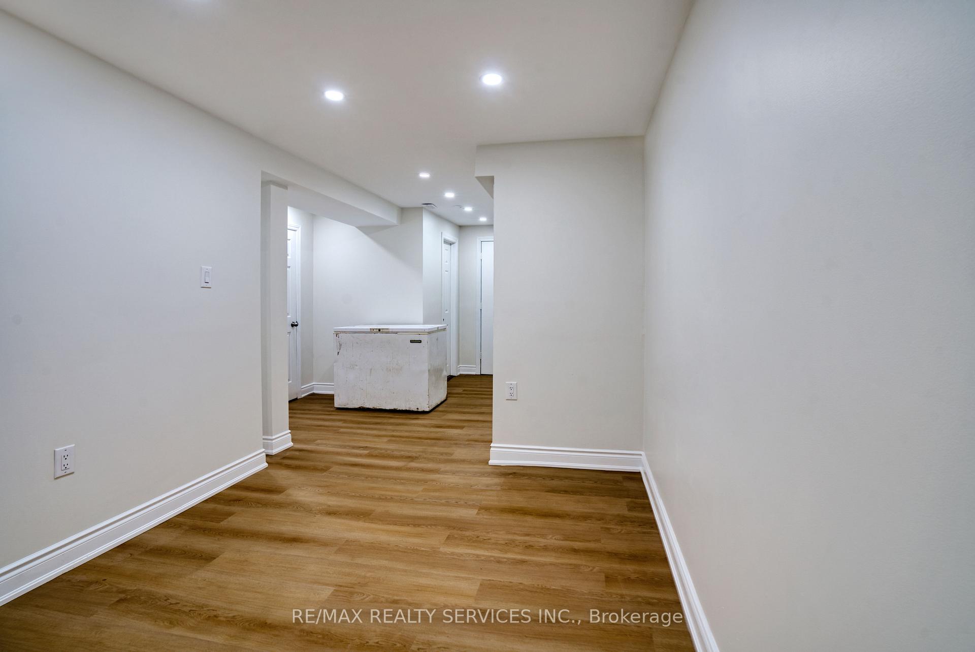 Photo 37 of 8 Luminous Court, Brampton, Heart Lake West — HOMEH