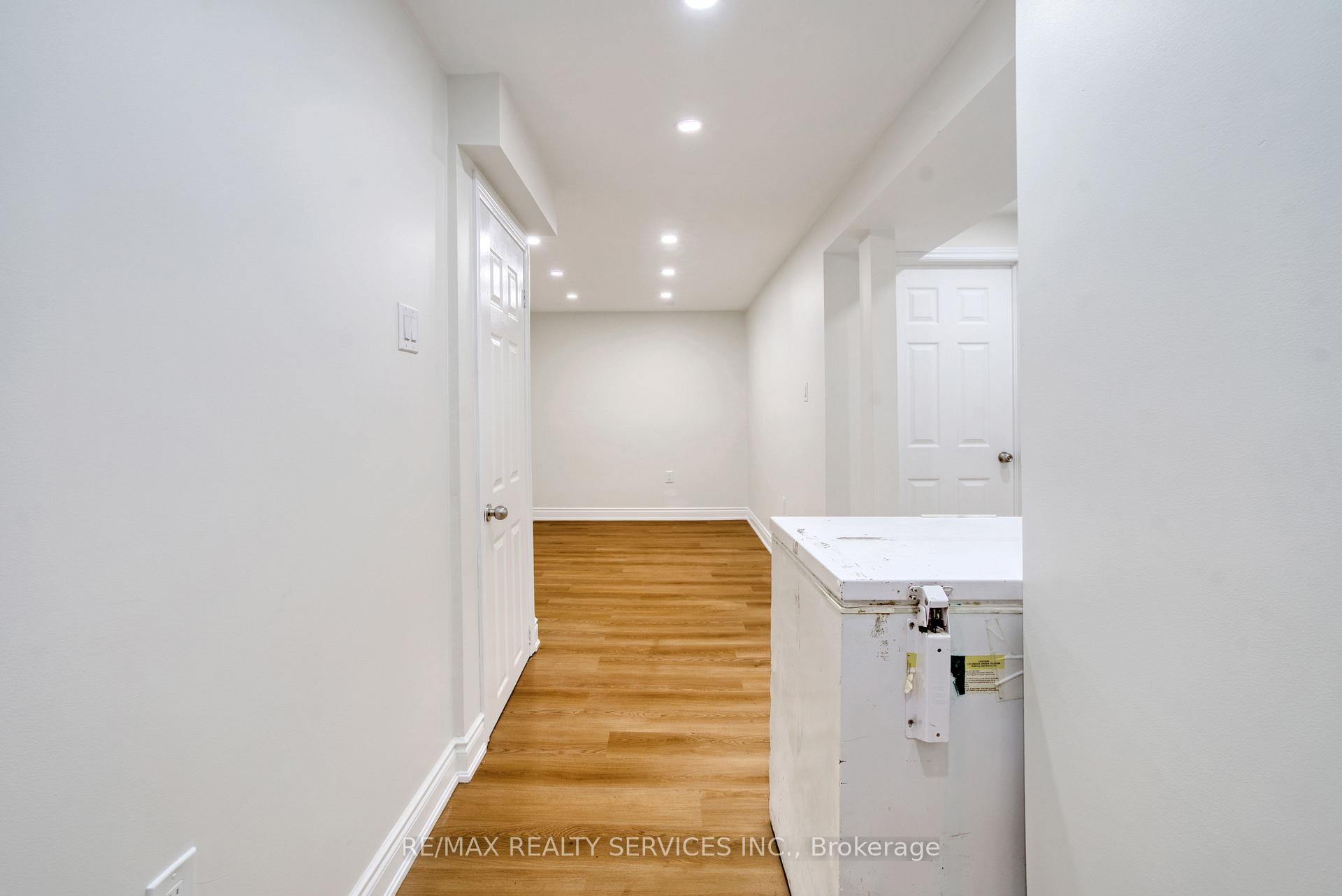 Photo 28 of 8 Luminous Court, Brampton, Heart Lake West — HOMEH