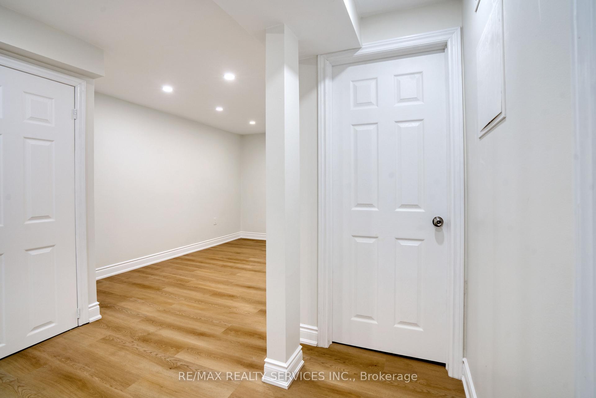 Photo 38 of 8 Luminous Court, Brampton, Heart Lake West — HOMEH