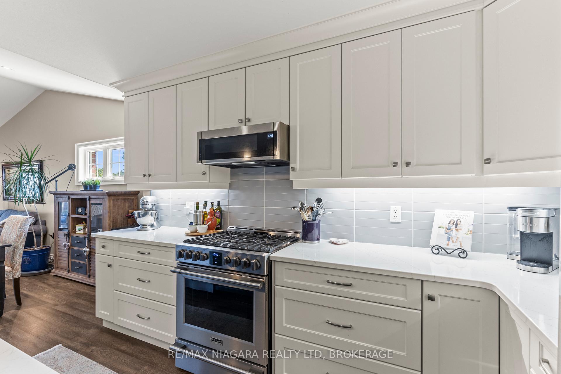 Photo 9 of 149 Acacia Road, Pelham, Fonthill — HOMEH
