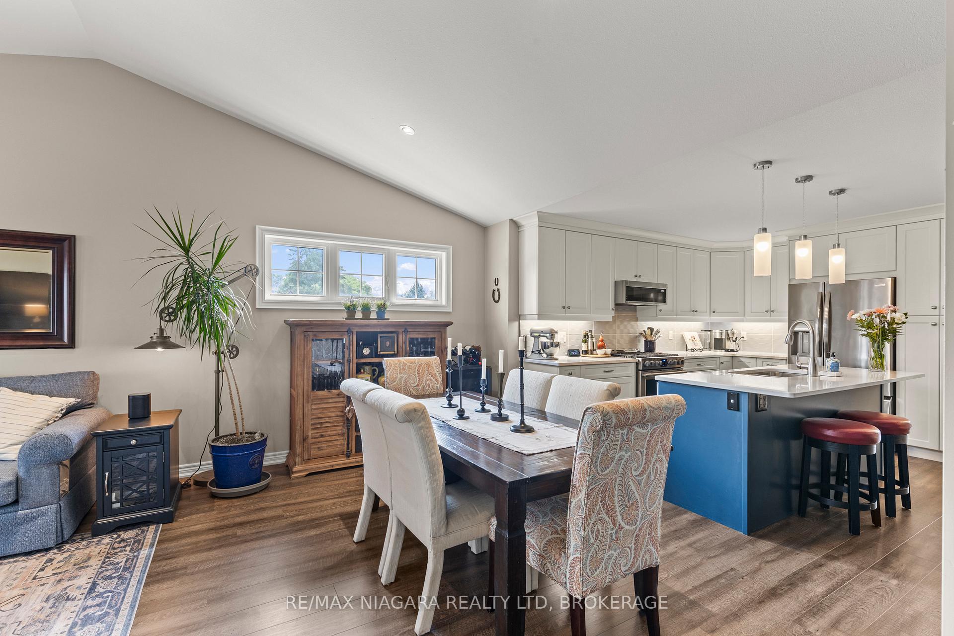 Photo 10 of 149 Acacia Road, Pelham, Fonthill — HOMEH