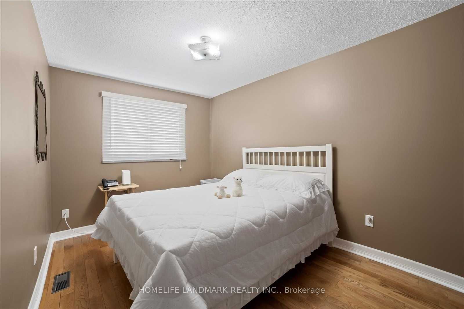 Photo 11 of 72 Rakewood Crescent, Scarborough, L'Amoreaux — HOMEH