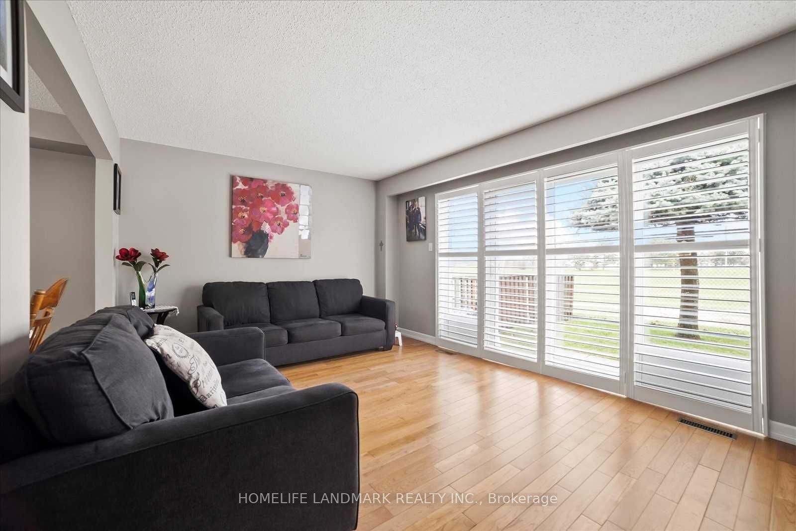 Photo 6 of 72 Rakewood Crescent, Scarborough, L'Amoreaux — HOMEH