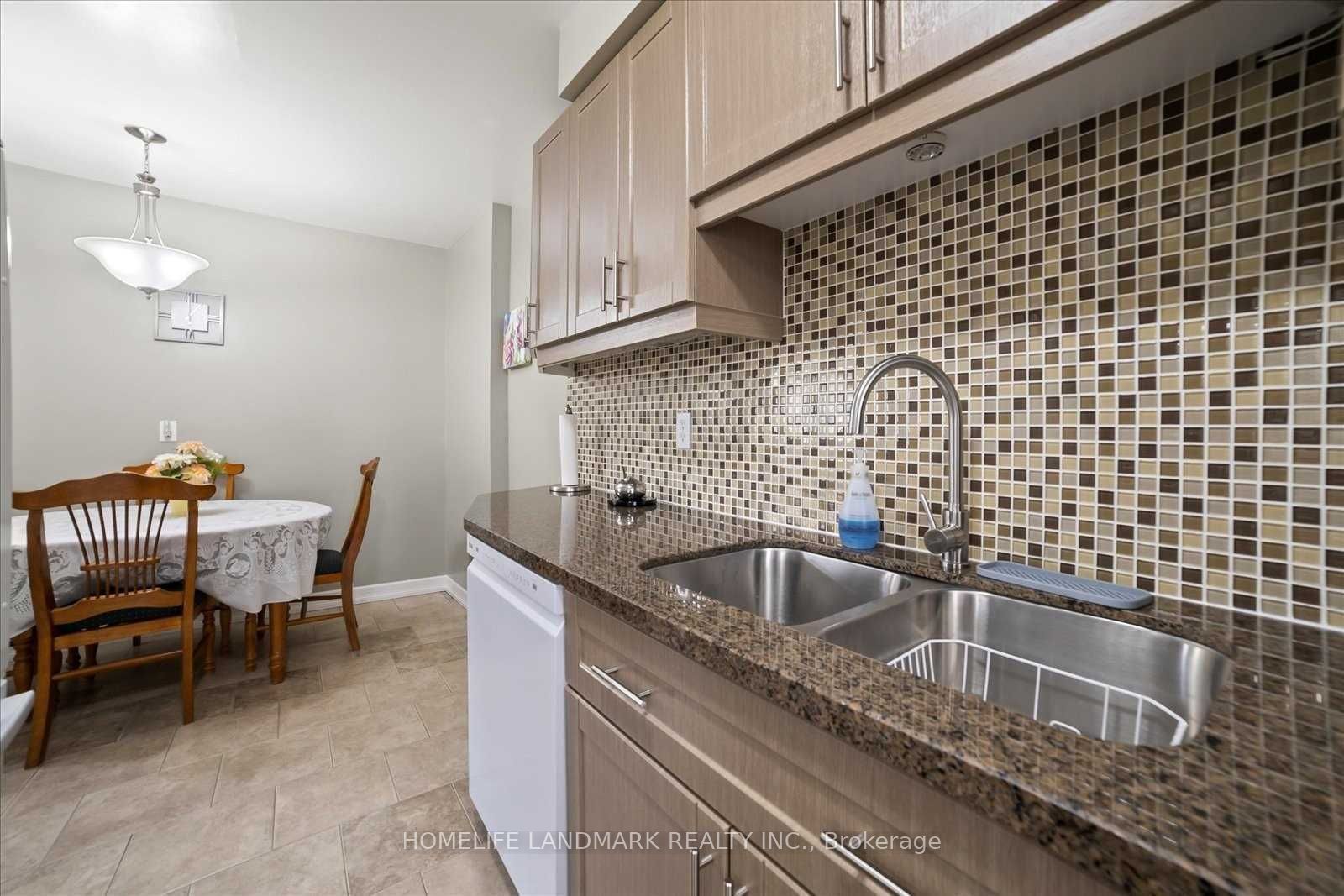 Photo 4 of 72 Rakewood Crescent, Scarborough, L'Amoreaux — HOMEH