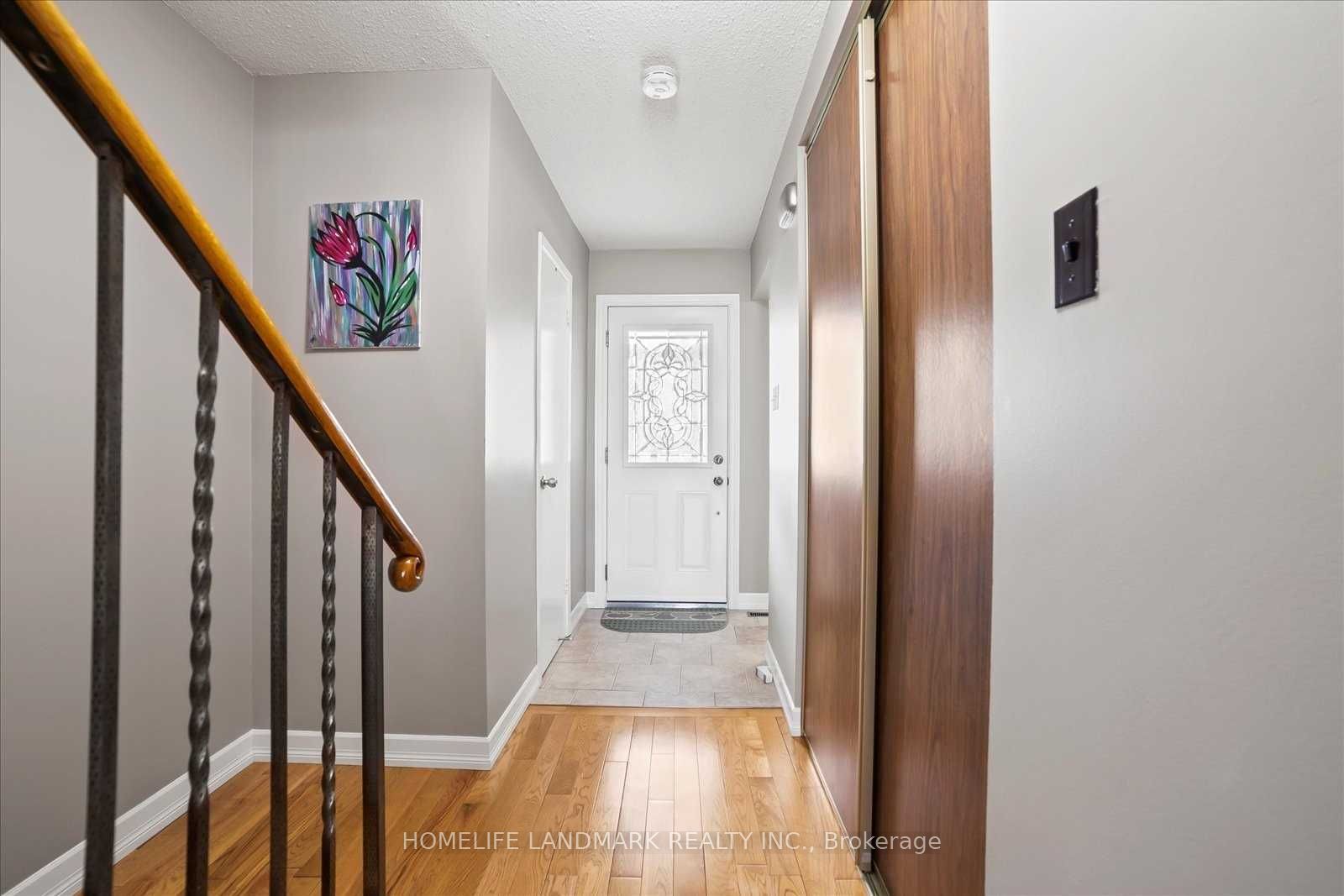 Photo 2 of 72 Rakewood Crescent, Scarborough, L'Amoreaux — HOMEH