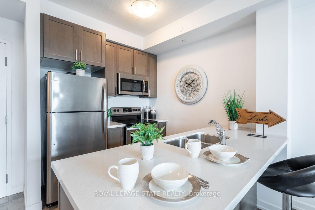Photo 4 of Unit 318, 101 Shoreview Place, Hamilton, Stoney Creek — HOMEH