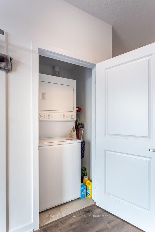 Photo 13 of Unit 318, 101 Shoreview Place, Hamilton, Stoney Creek — HOMEH