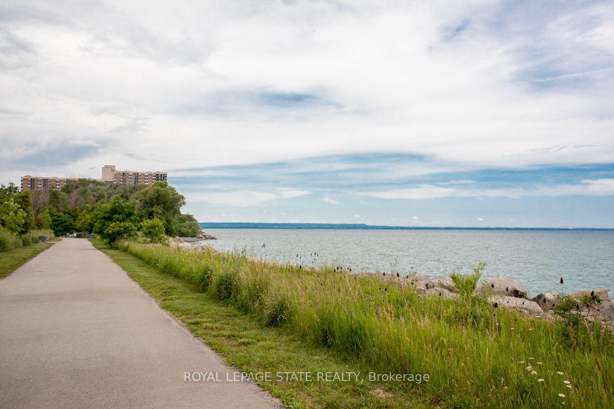 Photo 21 of Unit 318, 101 Shoreview Place, Hamilton, Stoney Creek — HOMEH