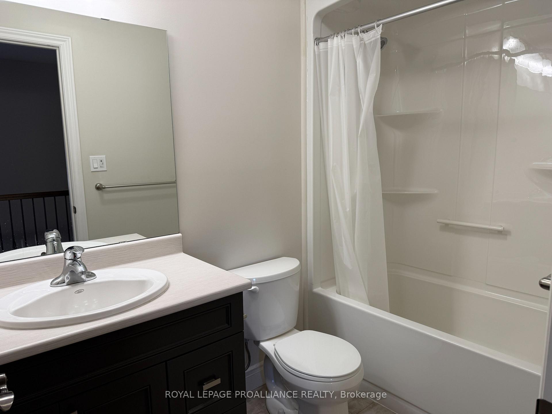 Photo 10 of 28 Primrose Crescent, Belleville, Thurlow Ward — HOMEH