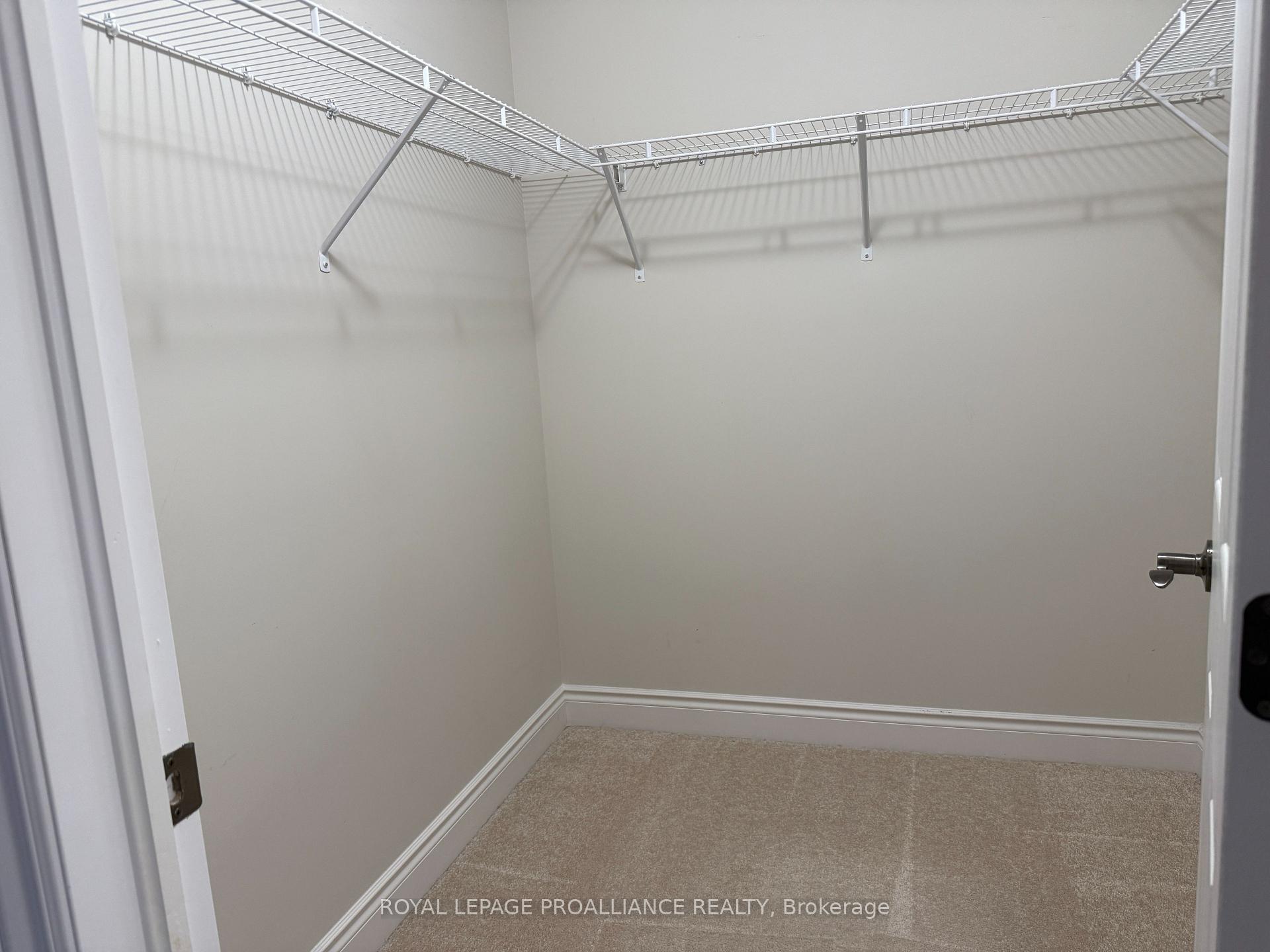 Photo 13 of 28 Primrose Crescent, Belleville, Thurlow Ward — HOMEH