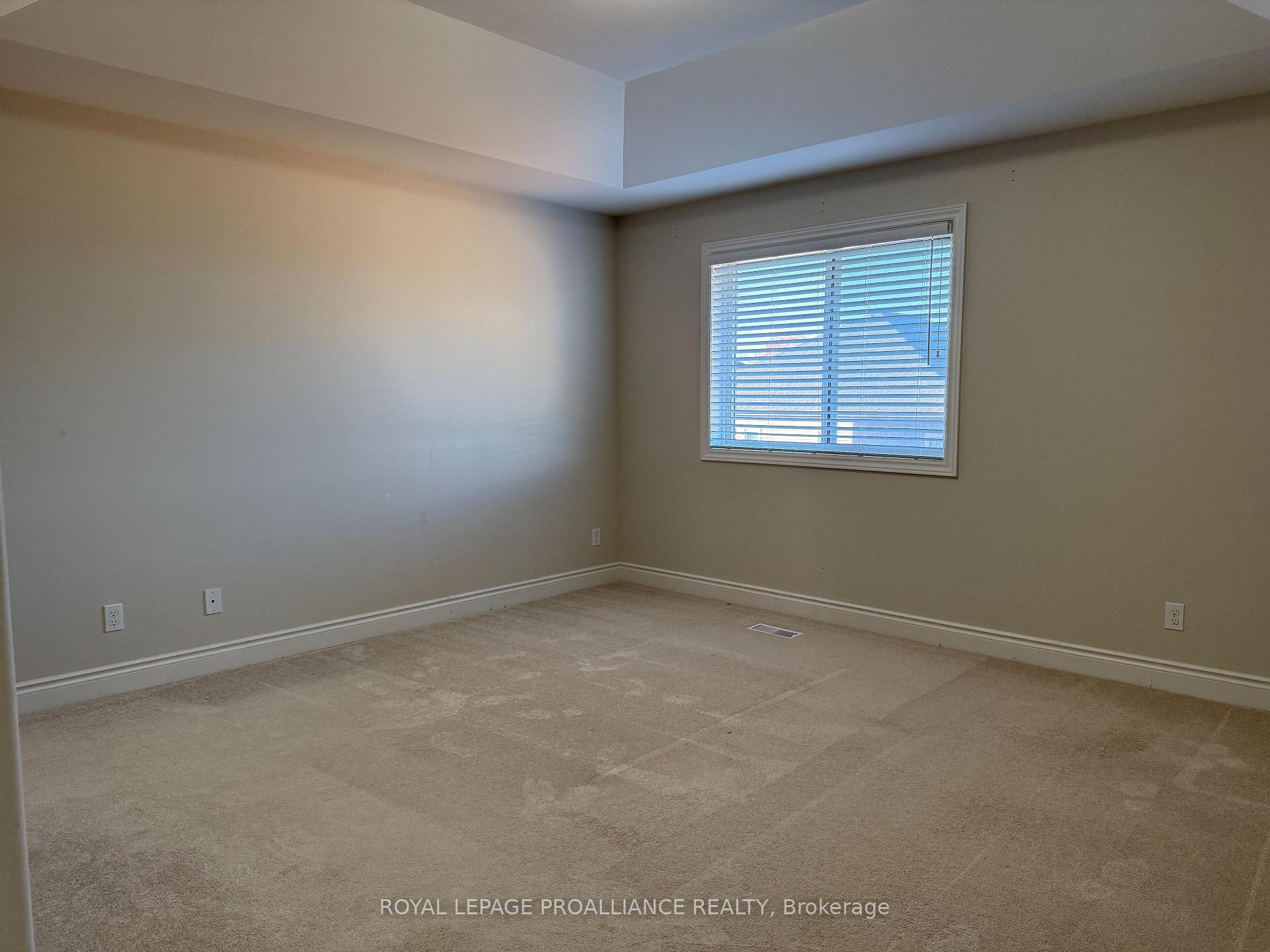 Photo 15 of 28 Primrose Crescent, Belleville, Thurlow Ward — HOMEH
