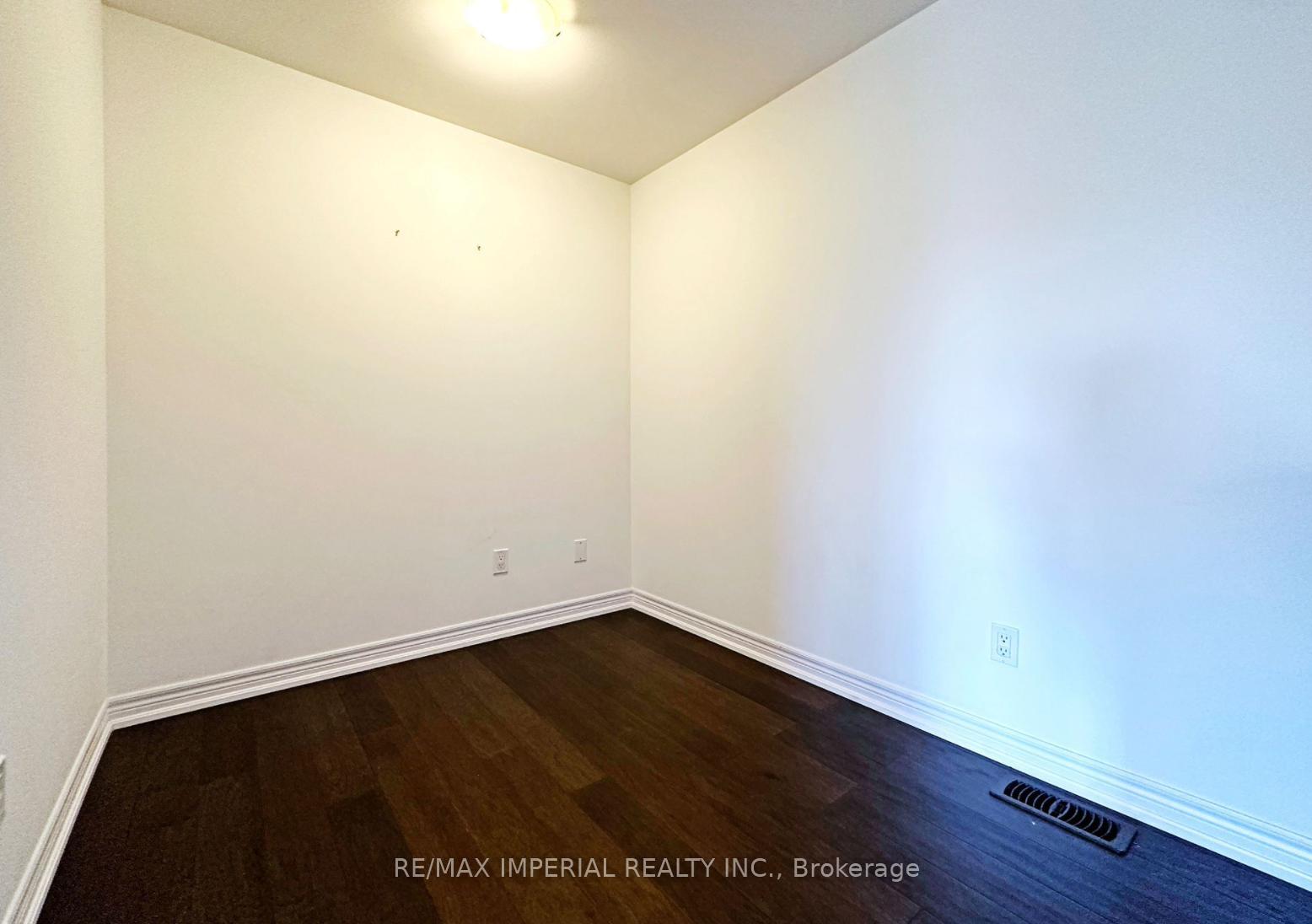 Photo 9 of 2299 Natasha Circle, Oakville, Bronte Creek — HOMEH