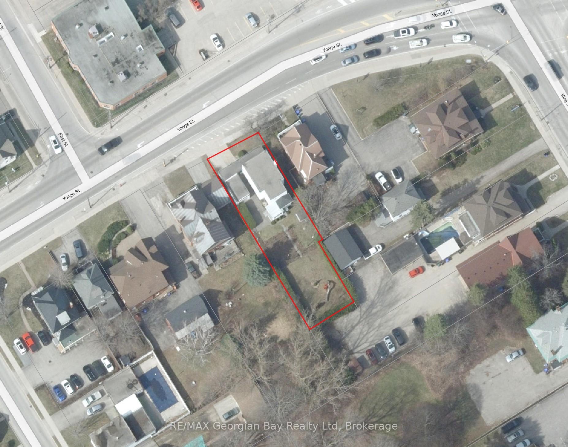 Photo 4 of 525 Yonge Street, Midland — HOMEH