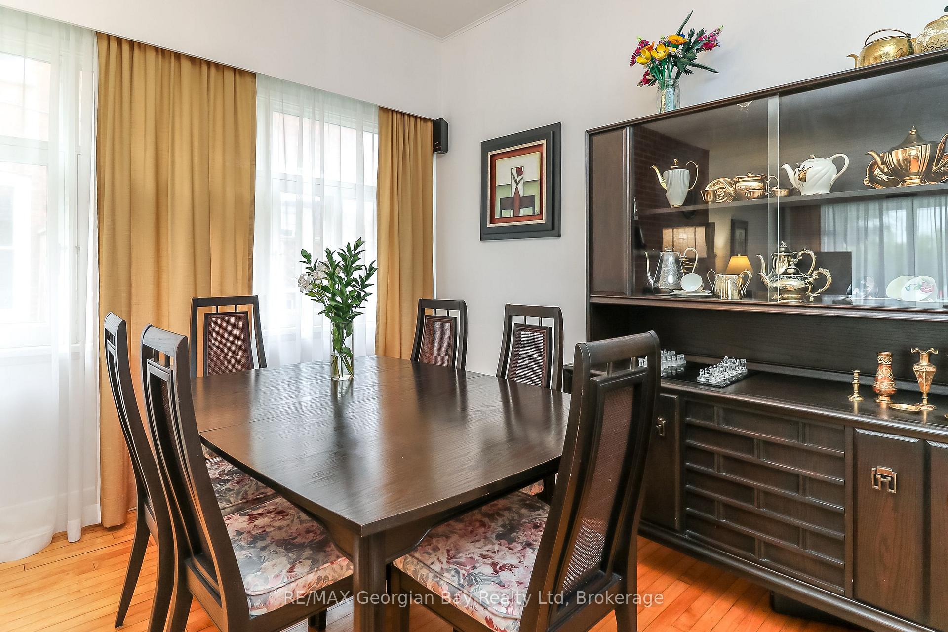 Photo 10 of 525 Yonge Street, Midland — HOMEH