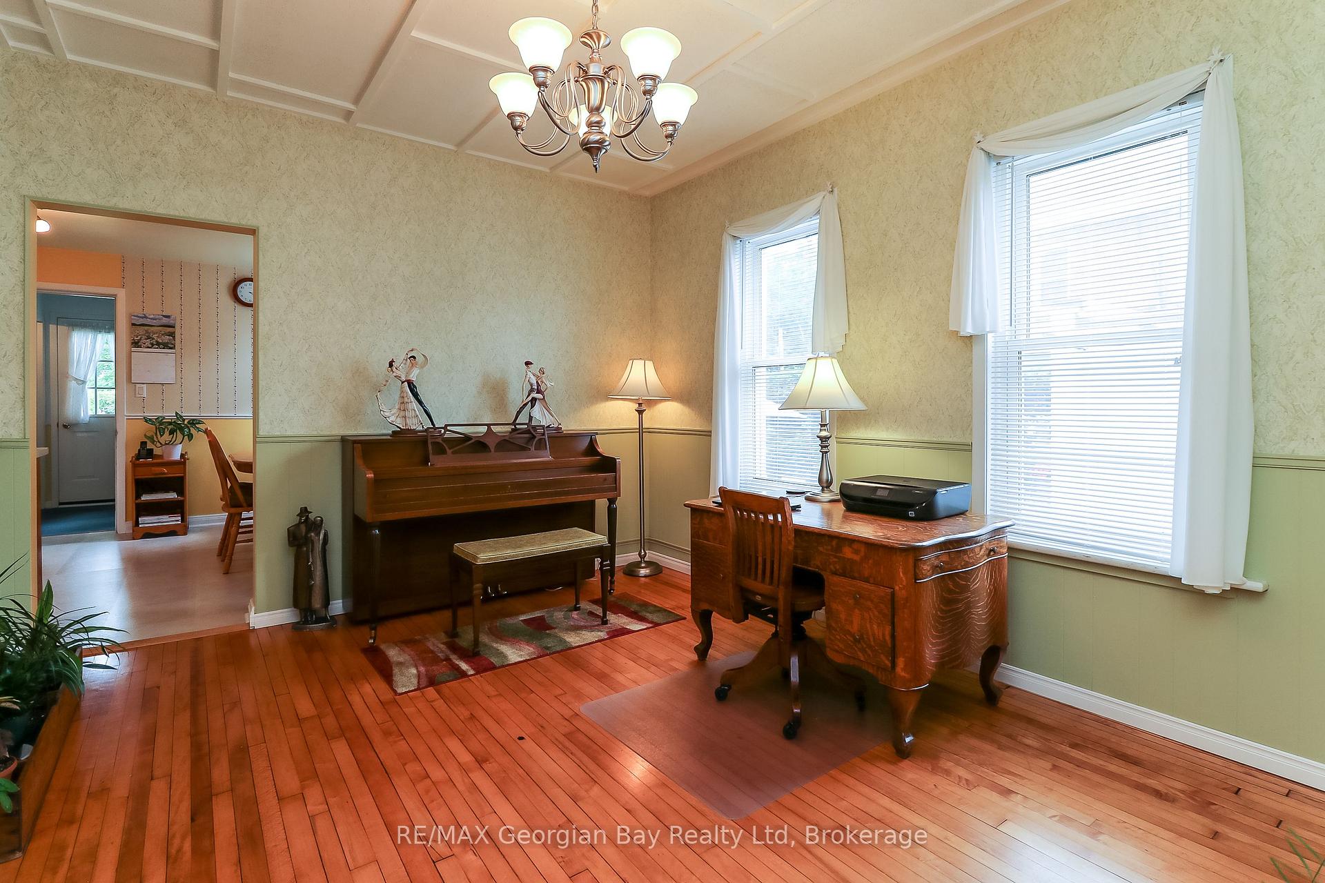 Photo 13 of 525 Yonge Street, Midland — HOMEH