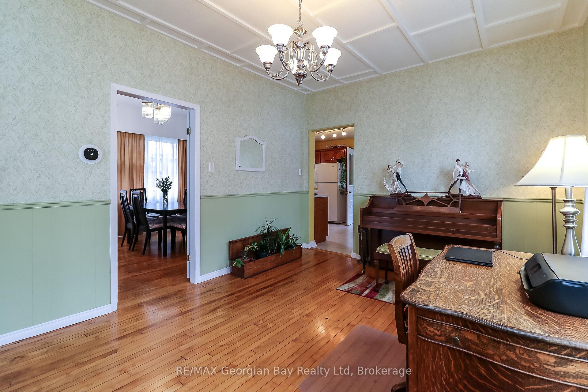Photo 14 of 525 Yonge Street, Midland — HOMEH
