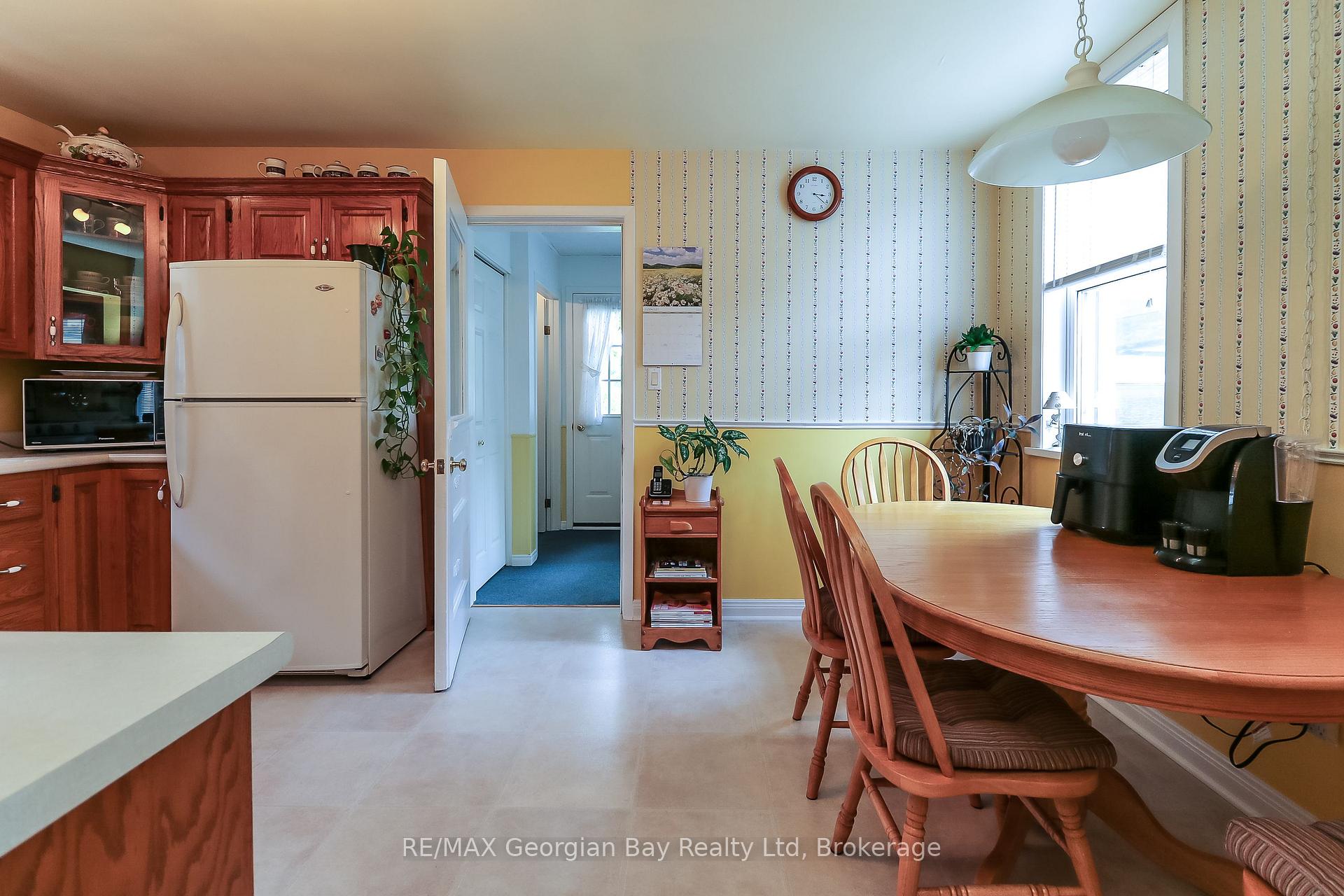 Photo 15 of 525 Yonge Street, Midland — HOMEH
