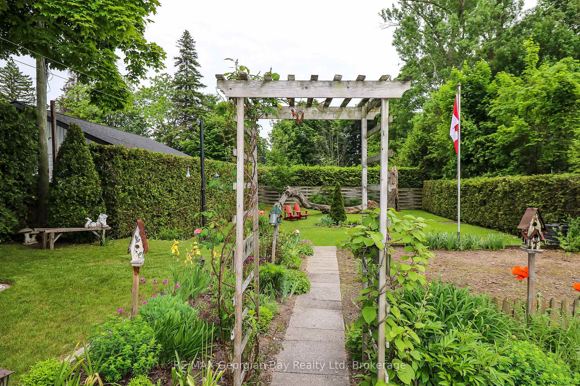 Photo 40 of 525 Yonge Street, Midland — HOMEH
