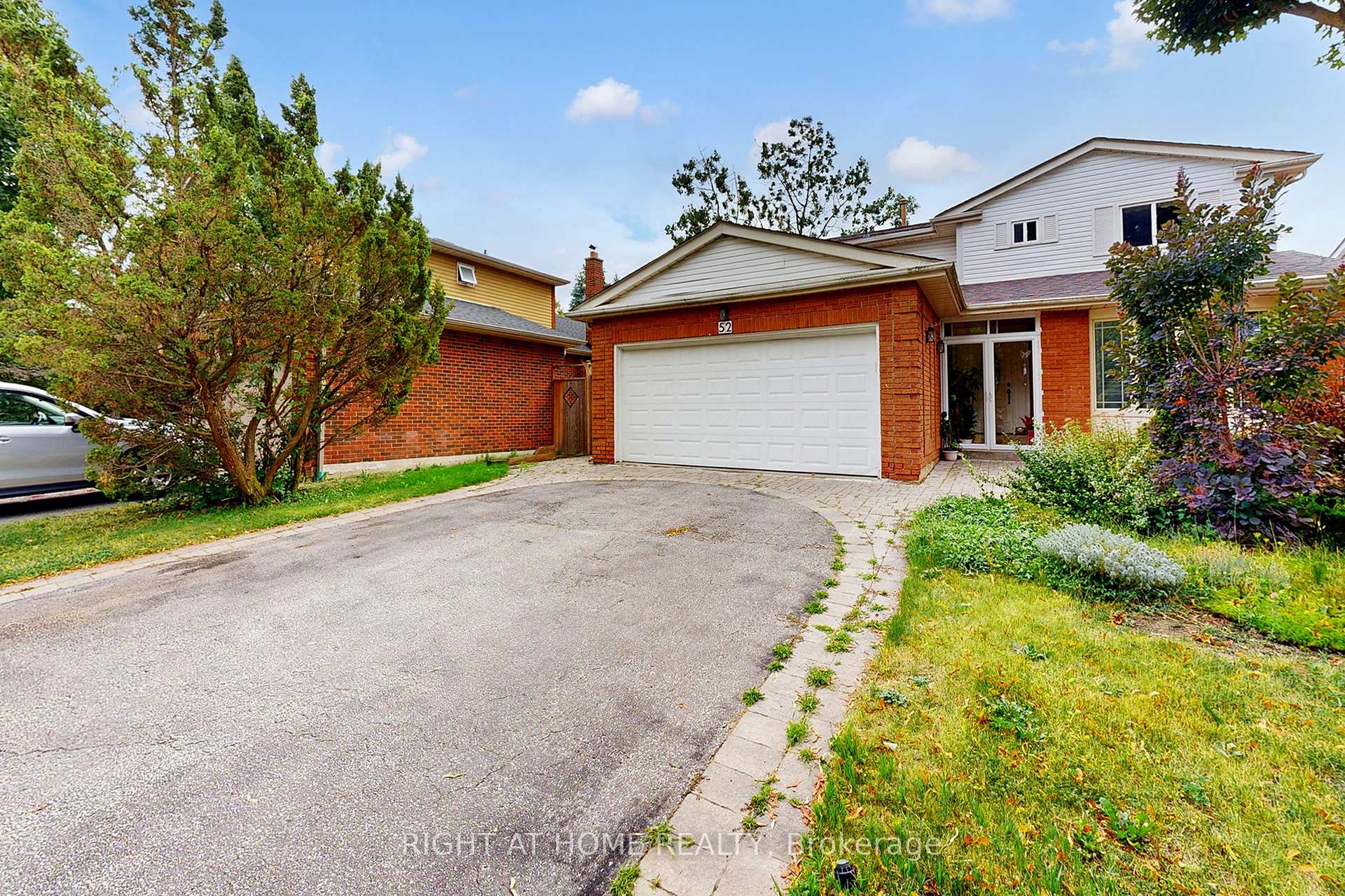 Photo 2 of 52 Breckonwood Crescent, Markham, Aileen-Willowbrook — HOMEH