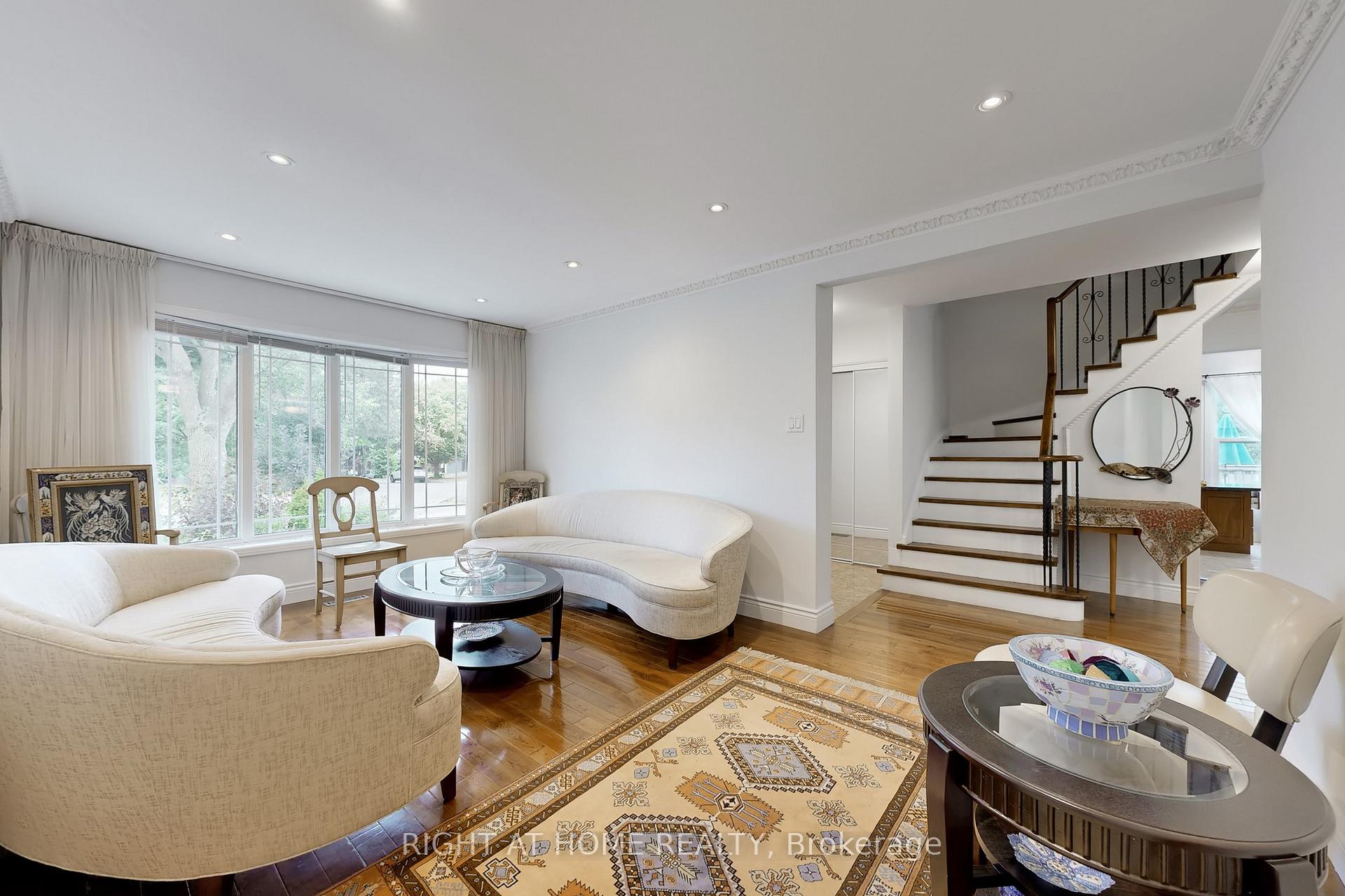 Photo 9 of 52 Breckonwood Crescent, Markham, Aileen-Willowbrook — HOMEH