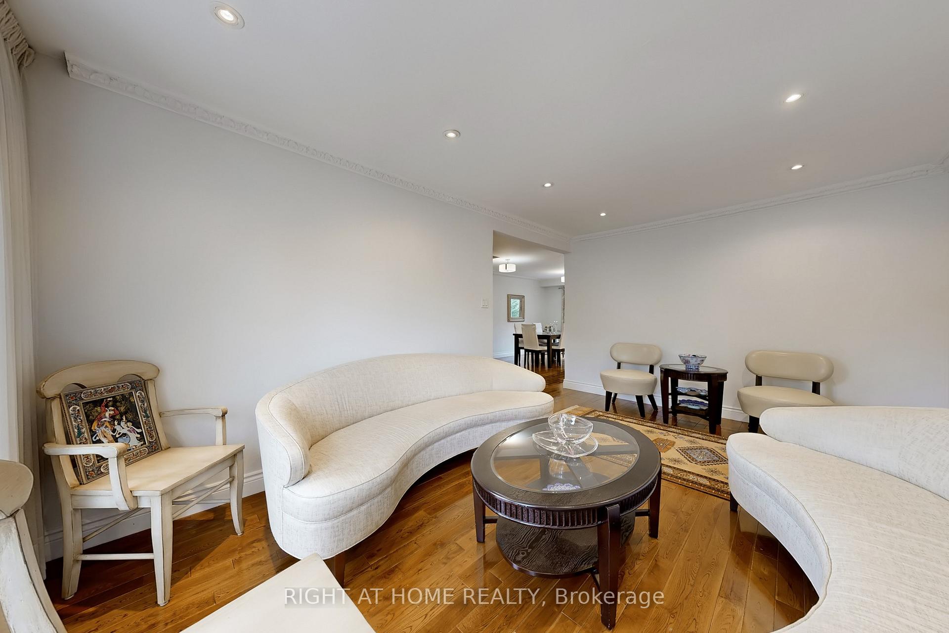 Photo 10 of 52 Breckonwood Crescent, Markham, Aileen-Willowbrook — HOMEH