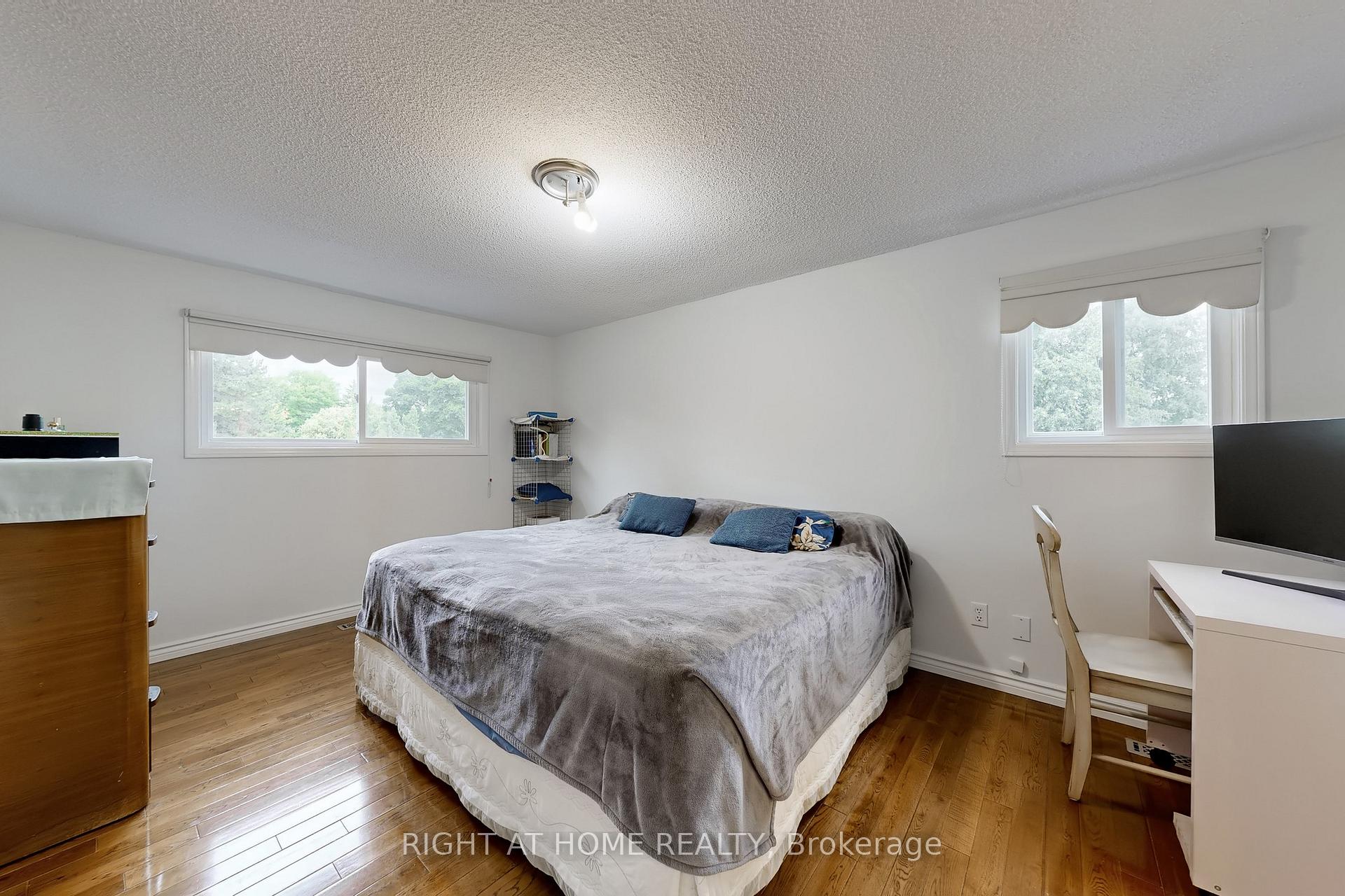 Photo 23 of 52 Breckonwood Crescent, Markham, Aileen-Willowbrook — HOMEH