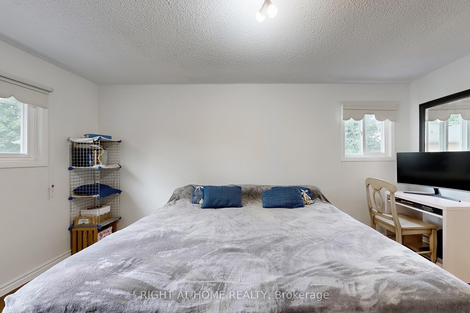 Photo 25 of 52 Breckonwood Crescent, Markham, Aileen-Willowbrook — HOMEH