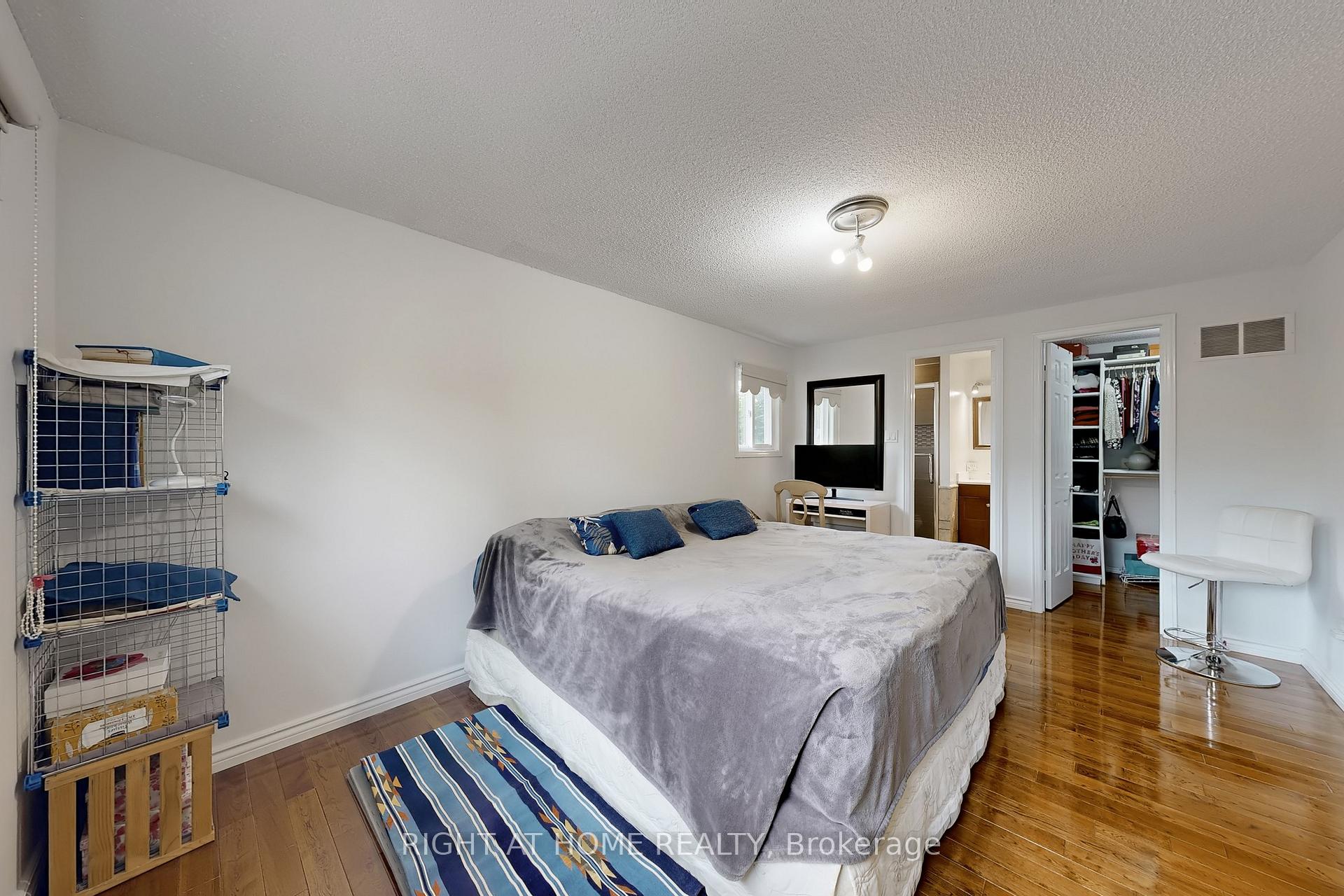 Photo 26 of 52 Breckonwood Crescent, Markham, Aileen-Willowbrook — HOMEH