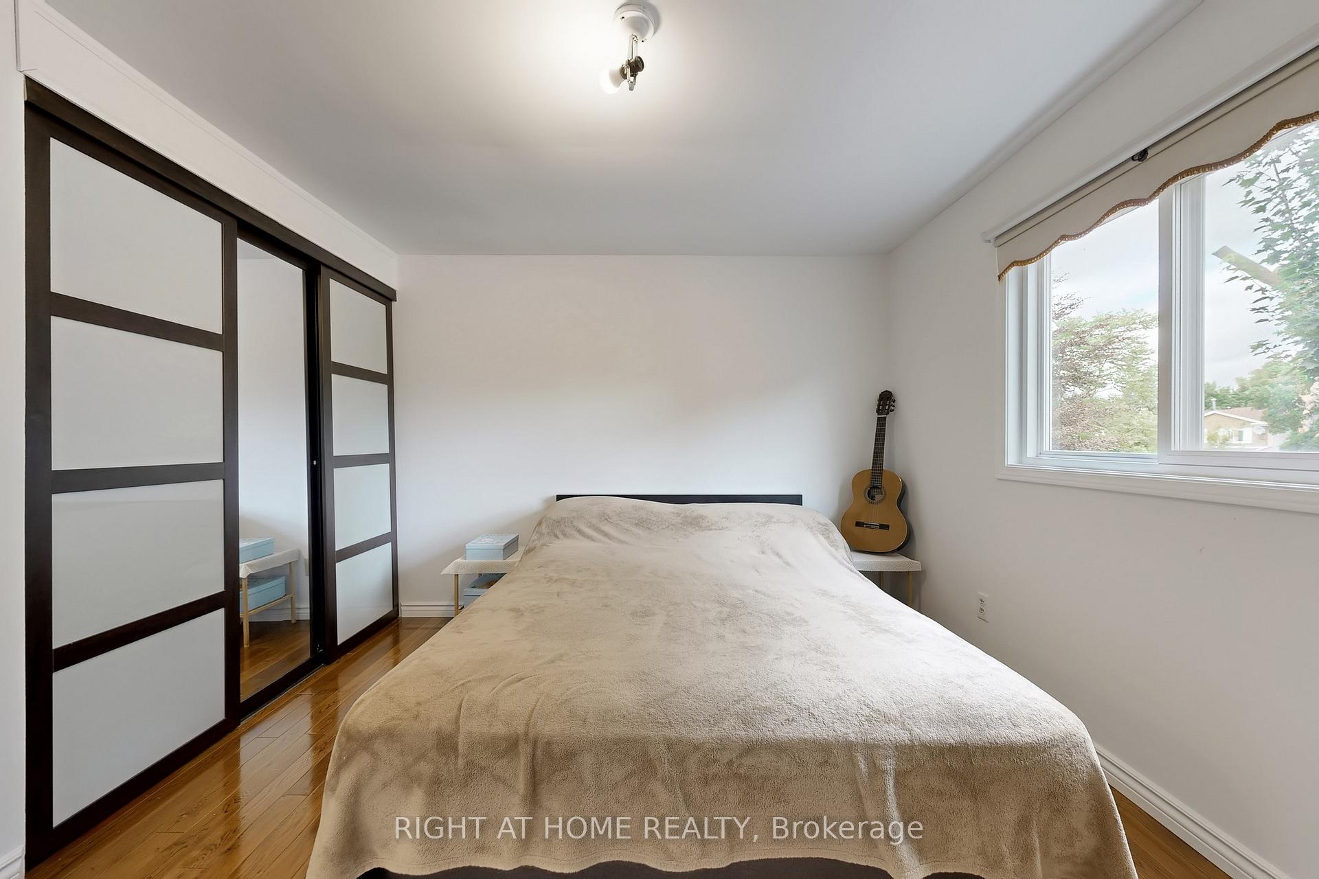 Photo 34 of 52 Breckonwood Crescent, Markham, Aileen-Willowbrook — HOMEH