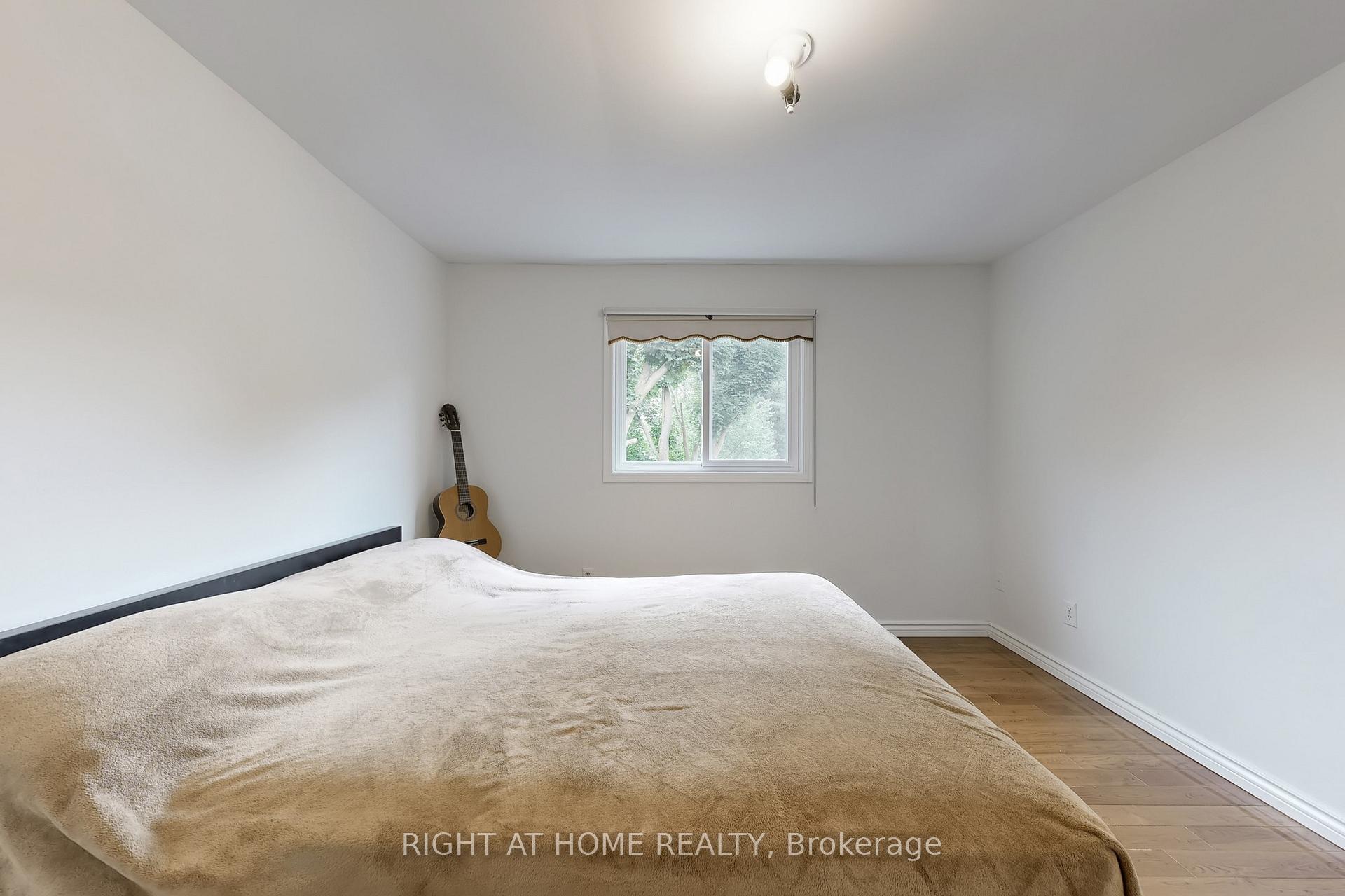 Photo 35 of 52 Breckonwood Crescent, Markham, Aileen-Willowbrook — HOMEH