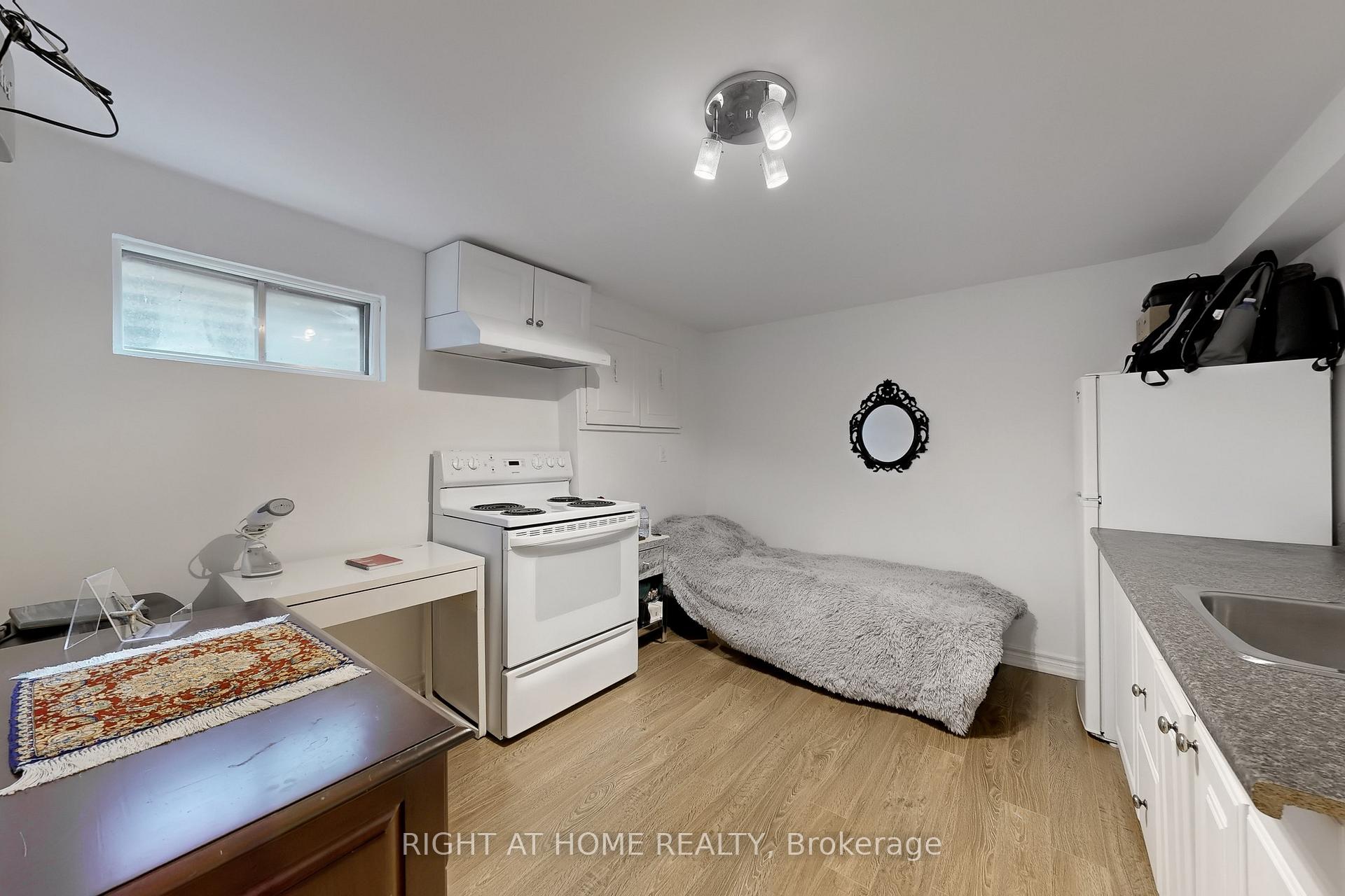Photo 41 of 52 Breckonwood Crescent, Markham, Aileen-Willowbrook — HOMEH