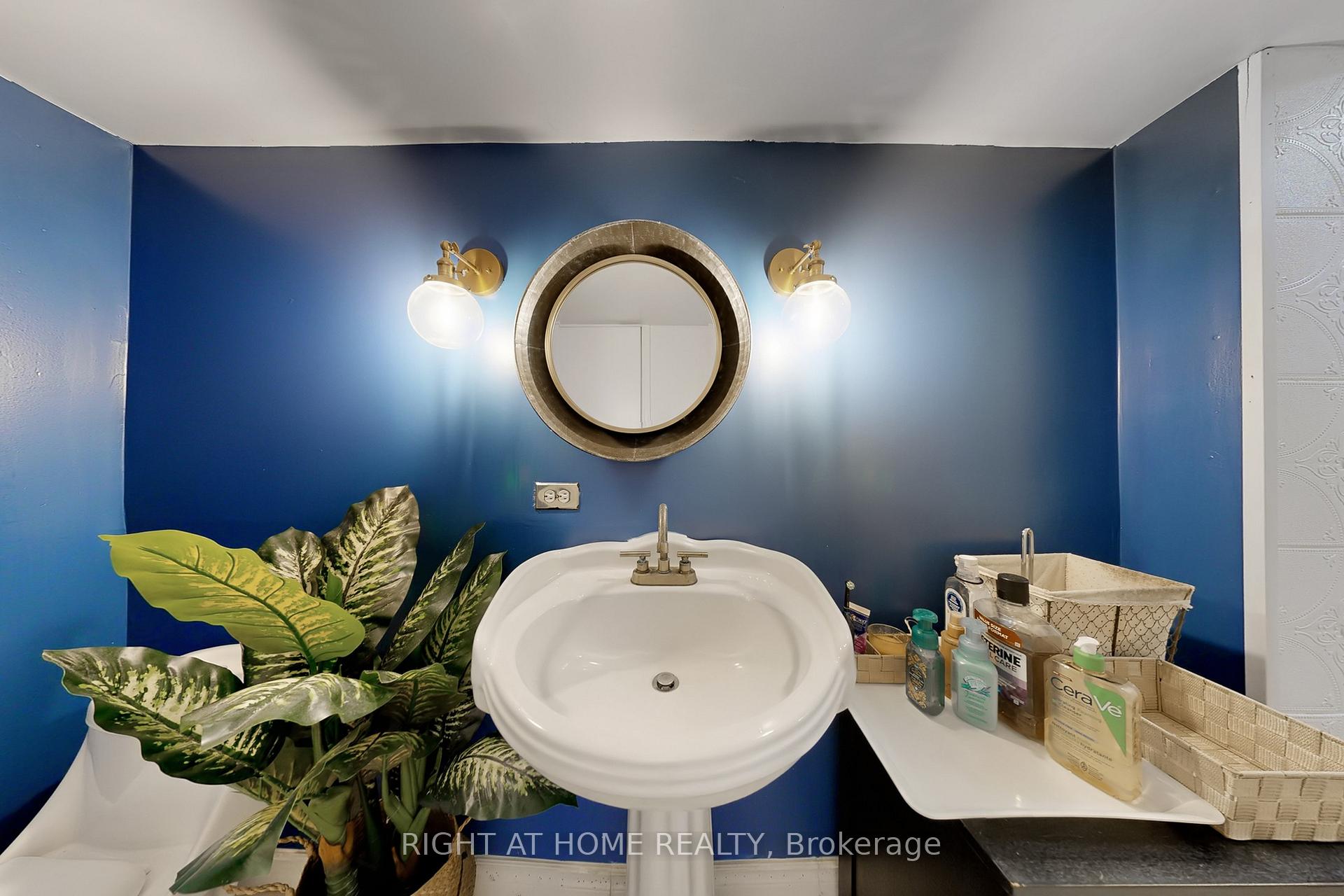Photo 46 of 52 Breckonwood Crescent, Markham, Aileen-Willowbrook — HOMEH